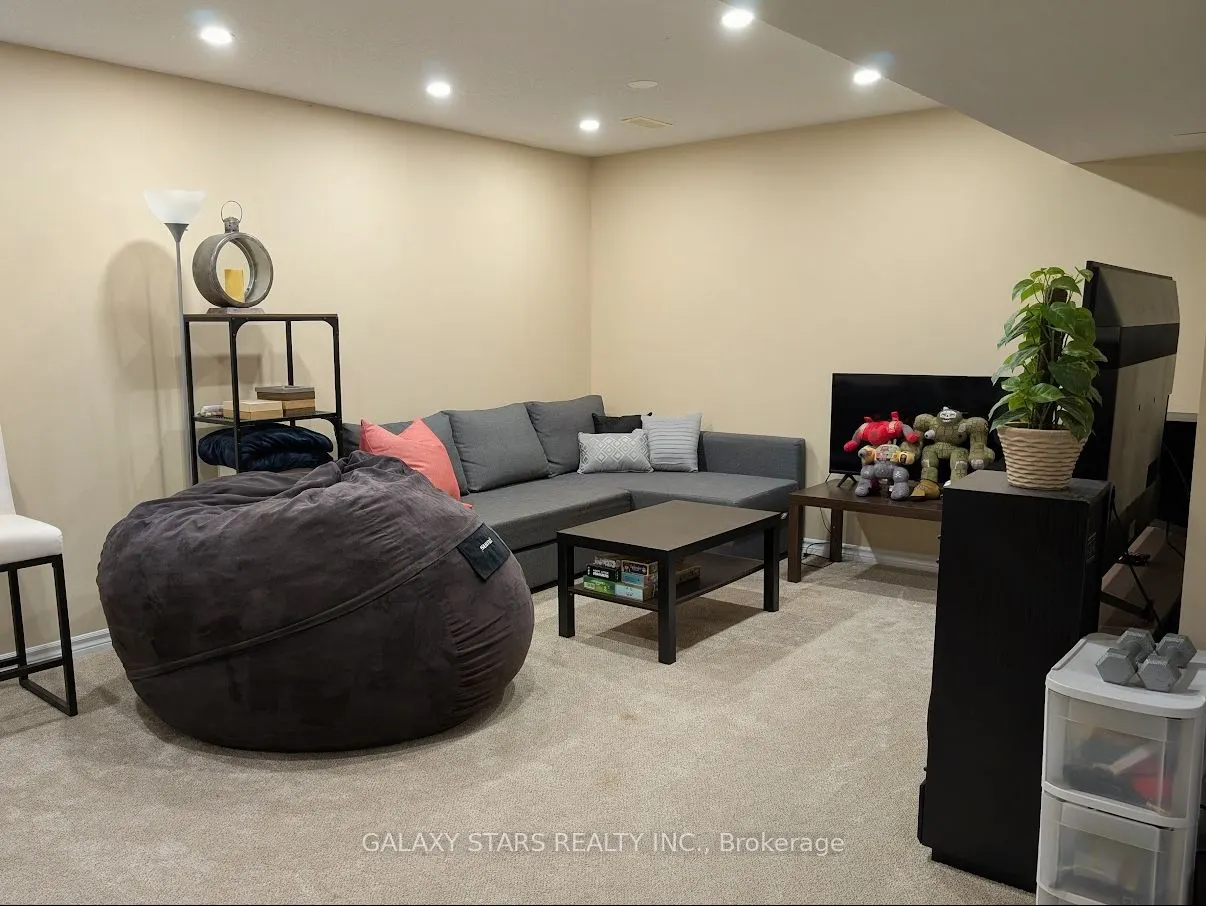 6 Westwood Drive, #4