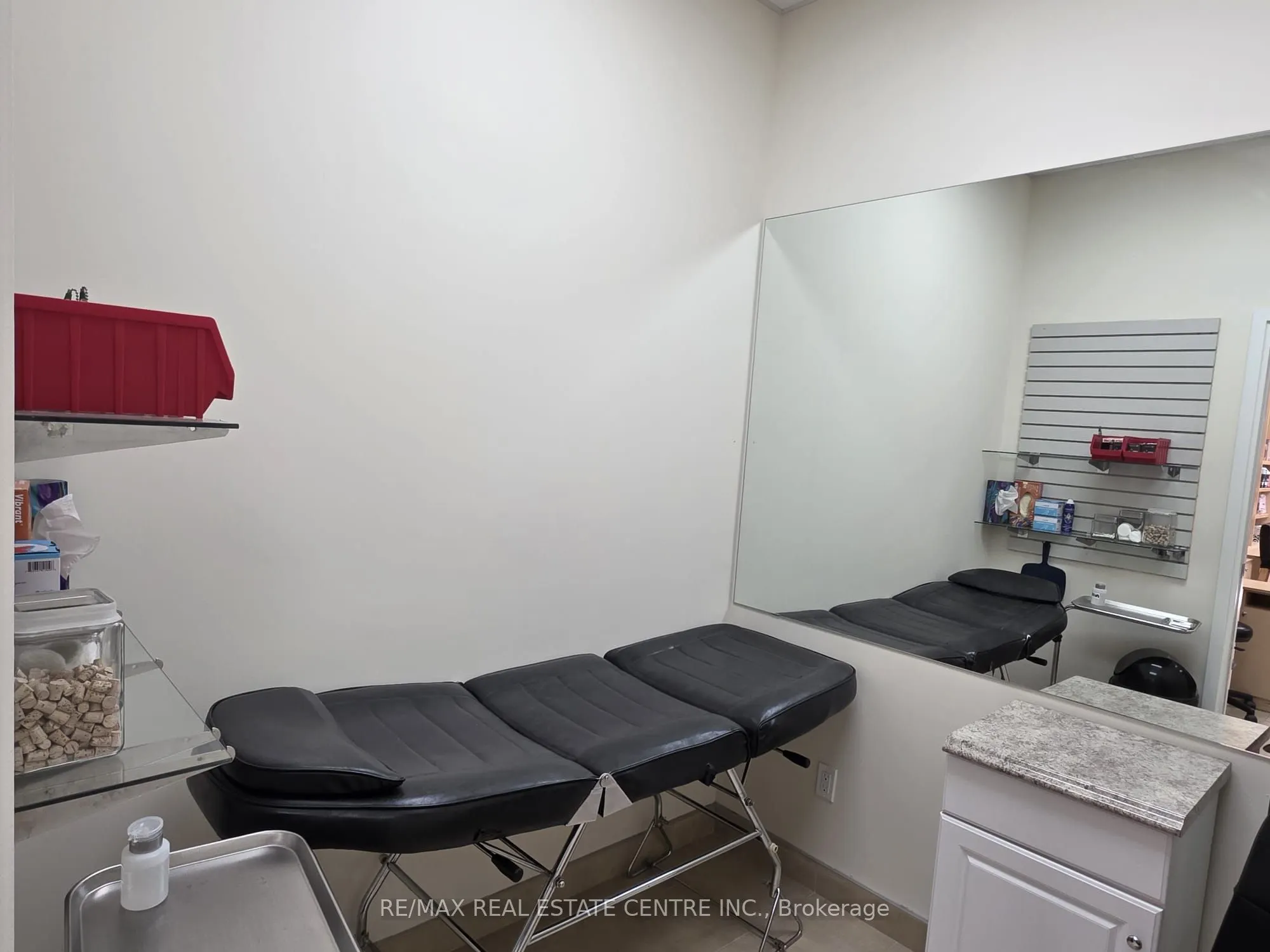 84 Lynden Road, #F12B