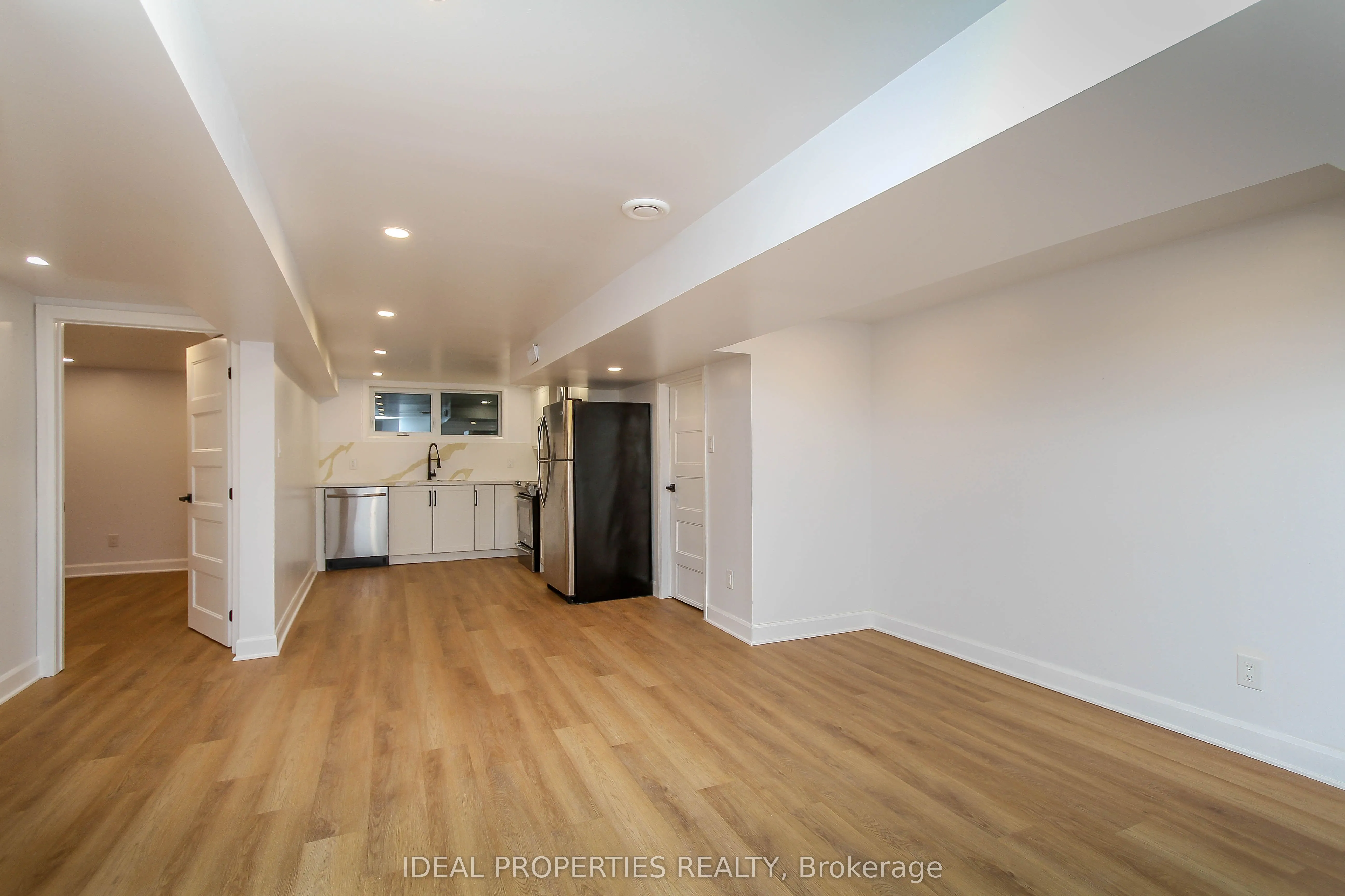 1796 Saunderson Drive