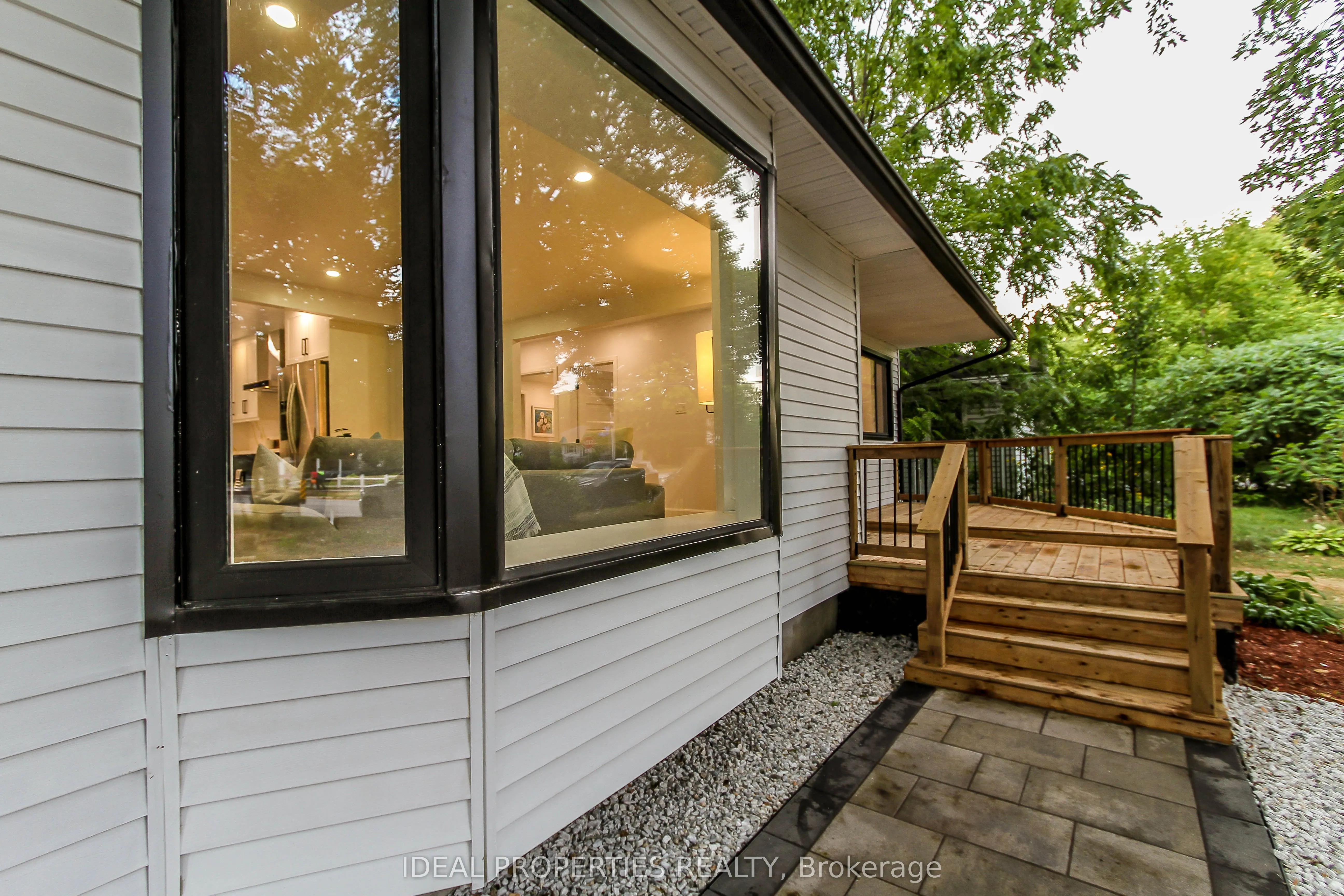 1796 Saunderson Drive