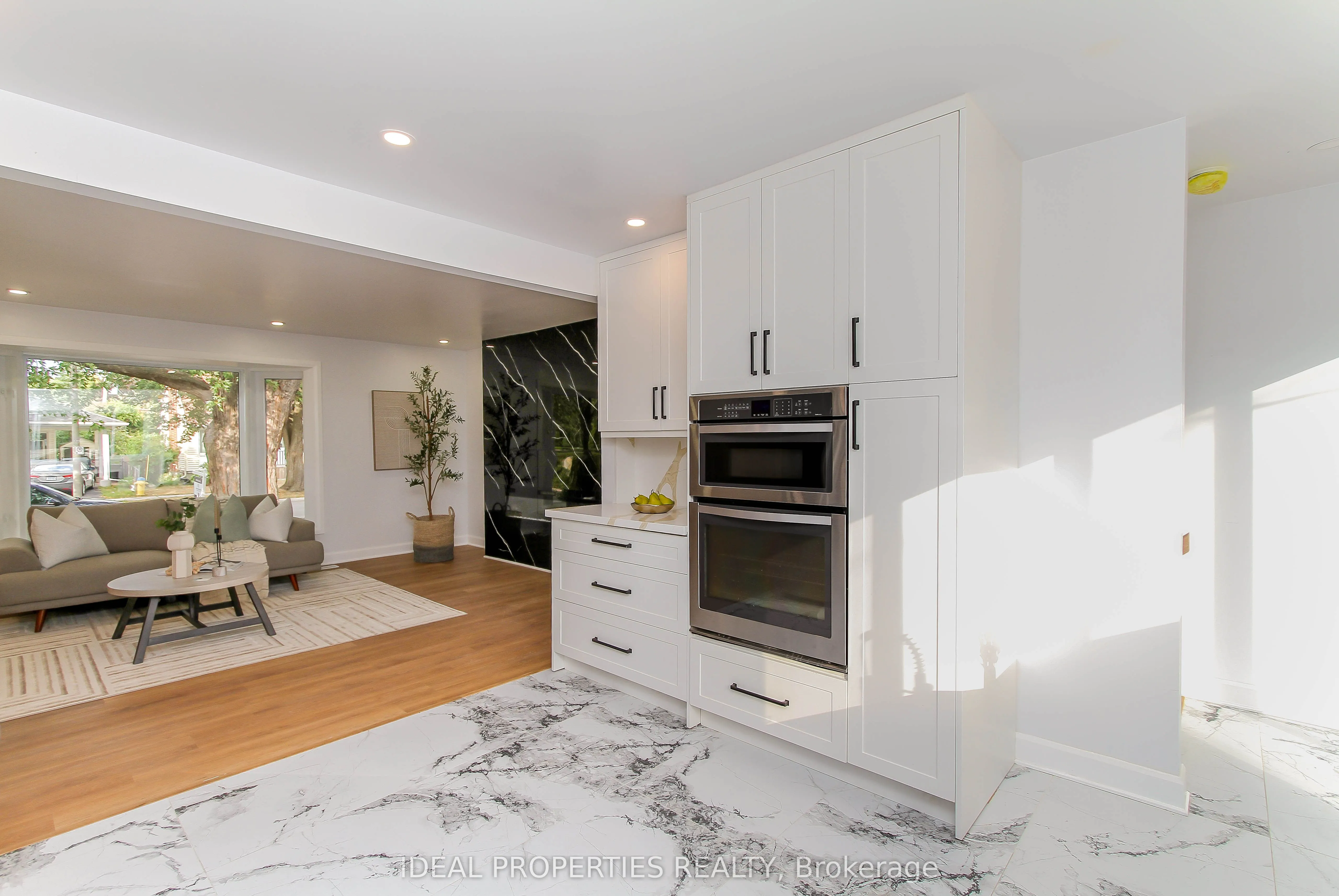1796 Saunderson Drive