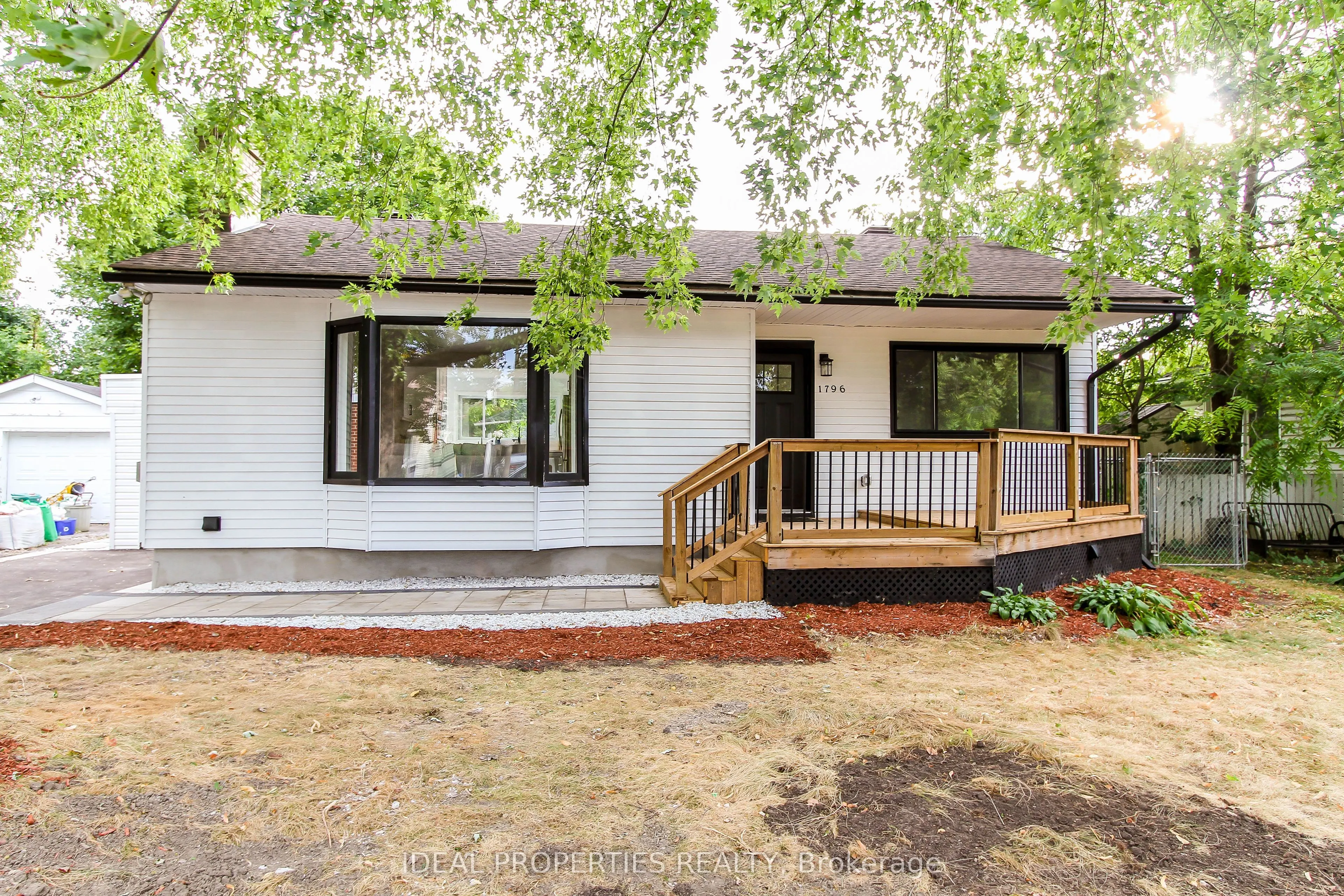1796 Saunderson Drive