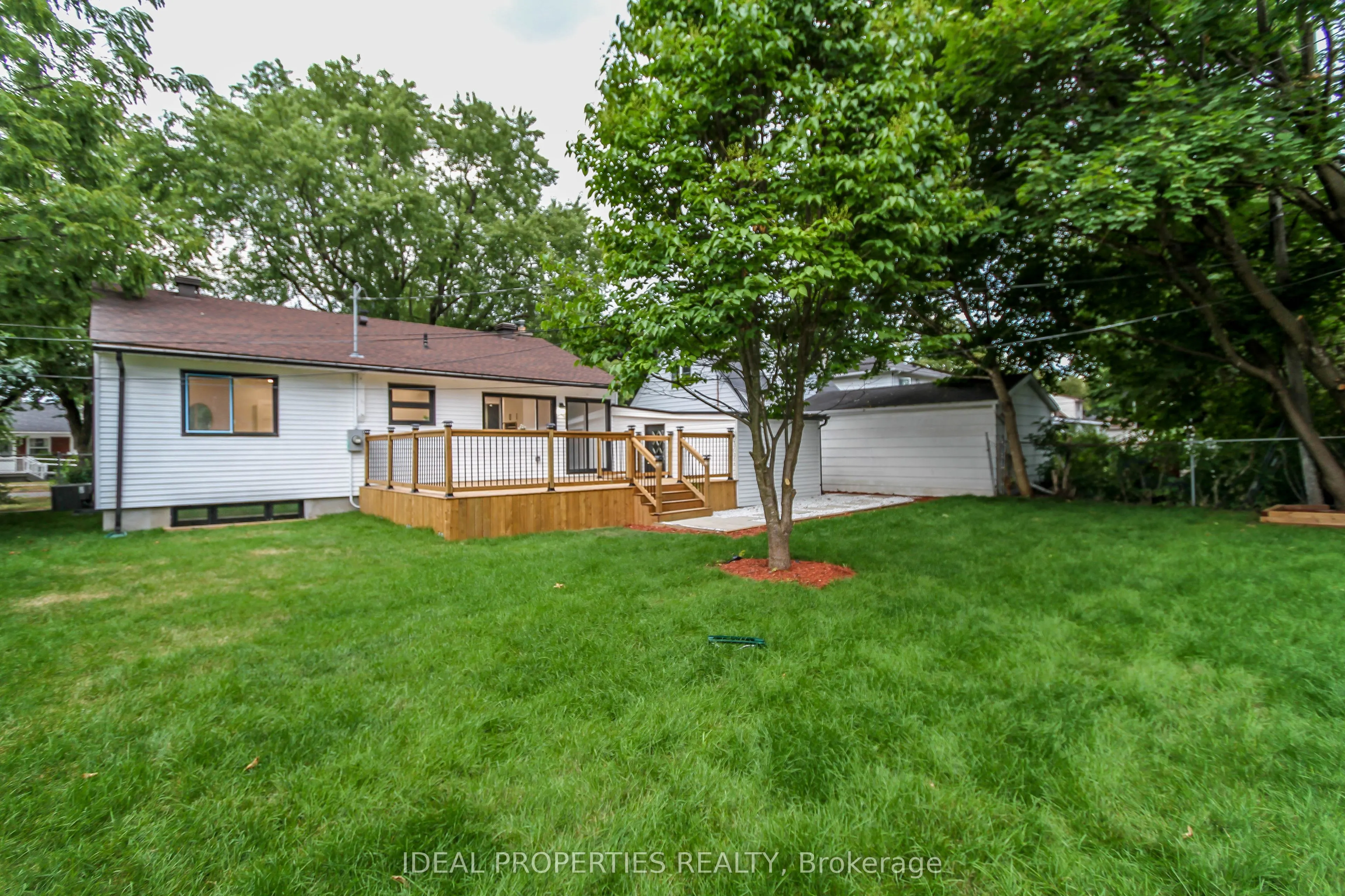1796 Saunderson Drive
