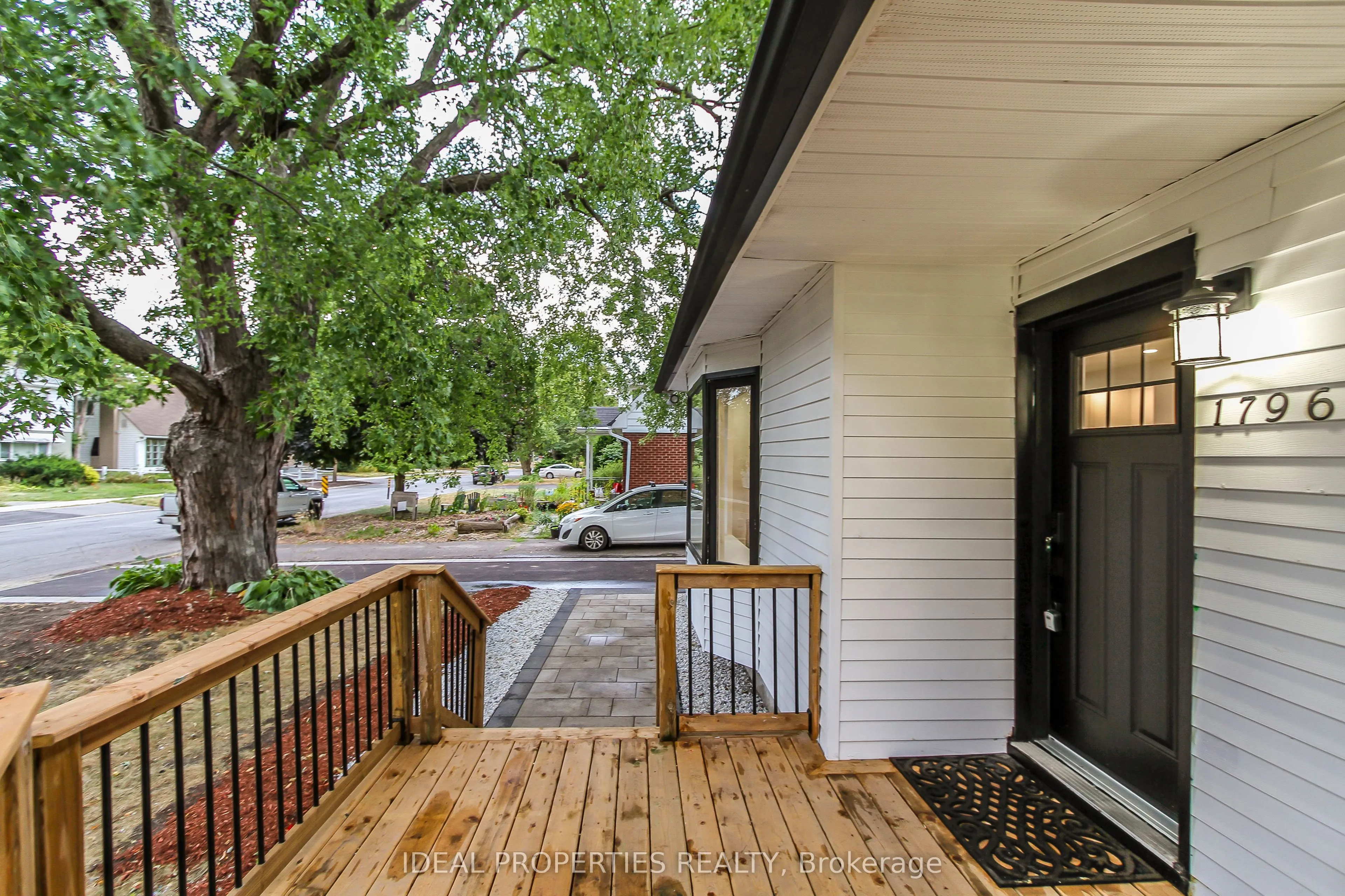 1796 Saunderson Drive