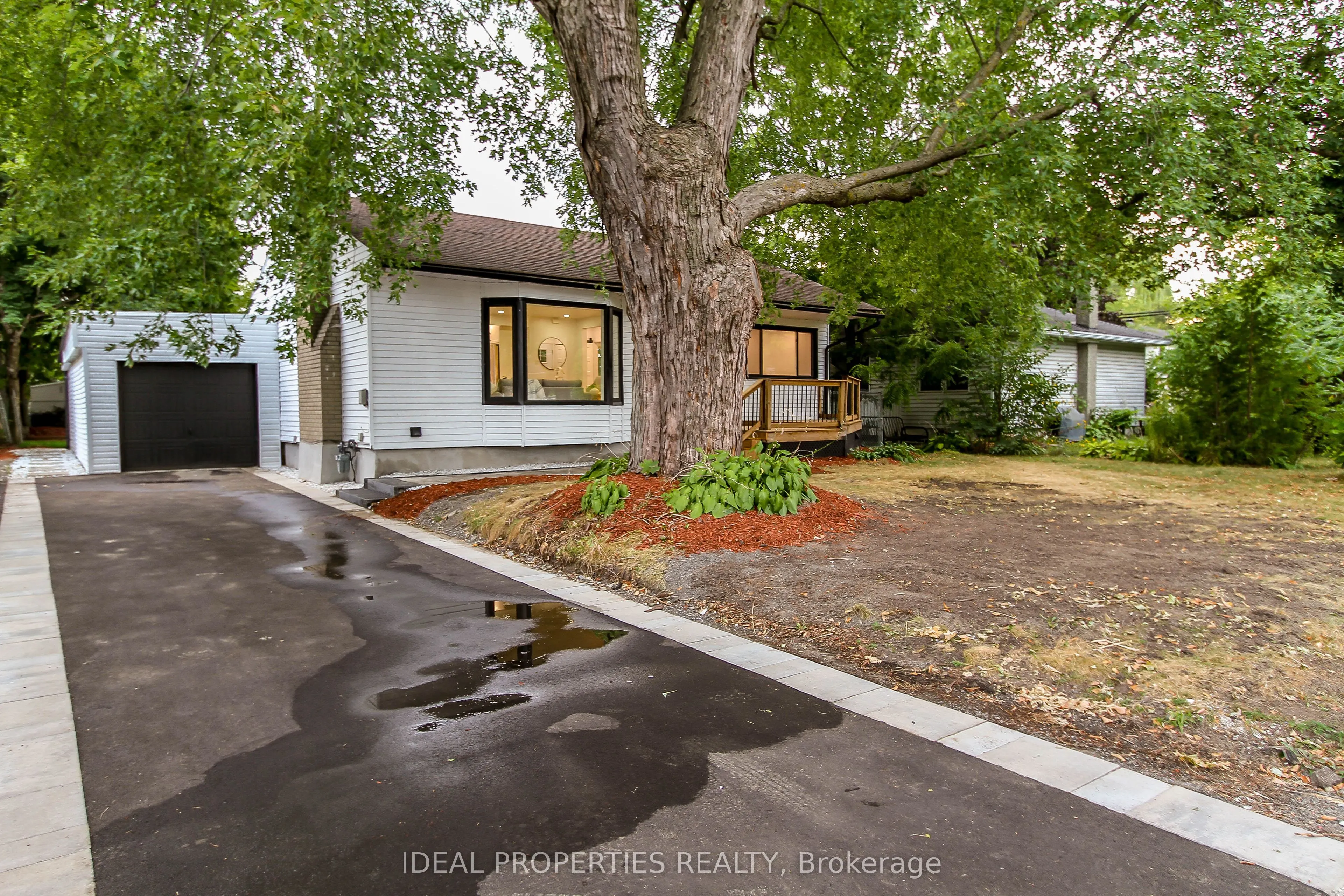 1796 Saunderson Drive