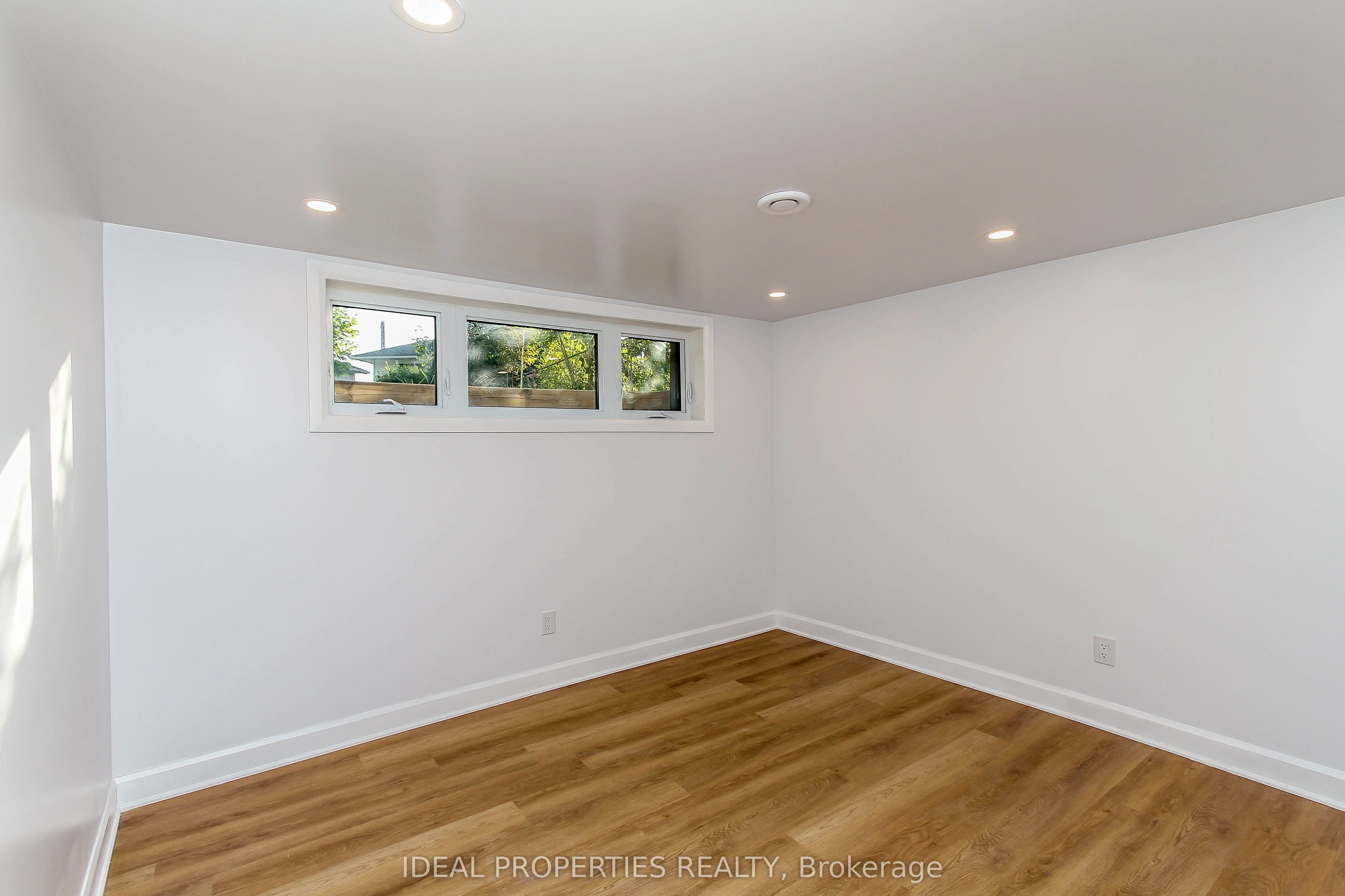 1796 Saunderson Drive