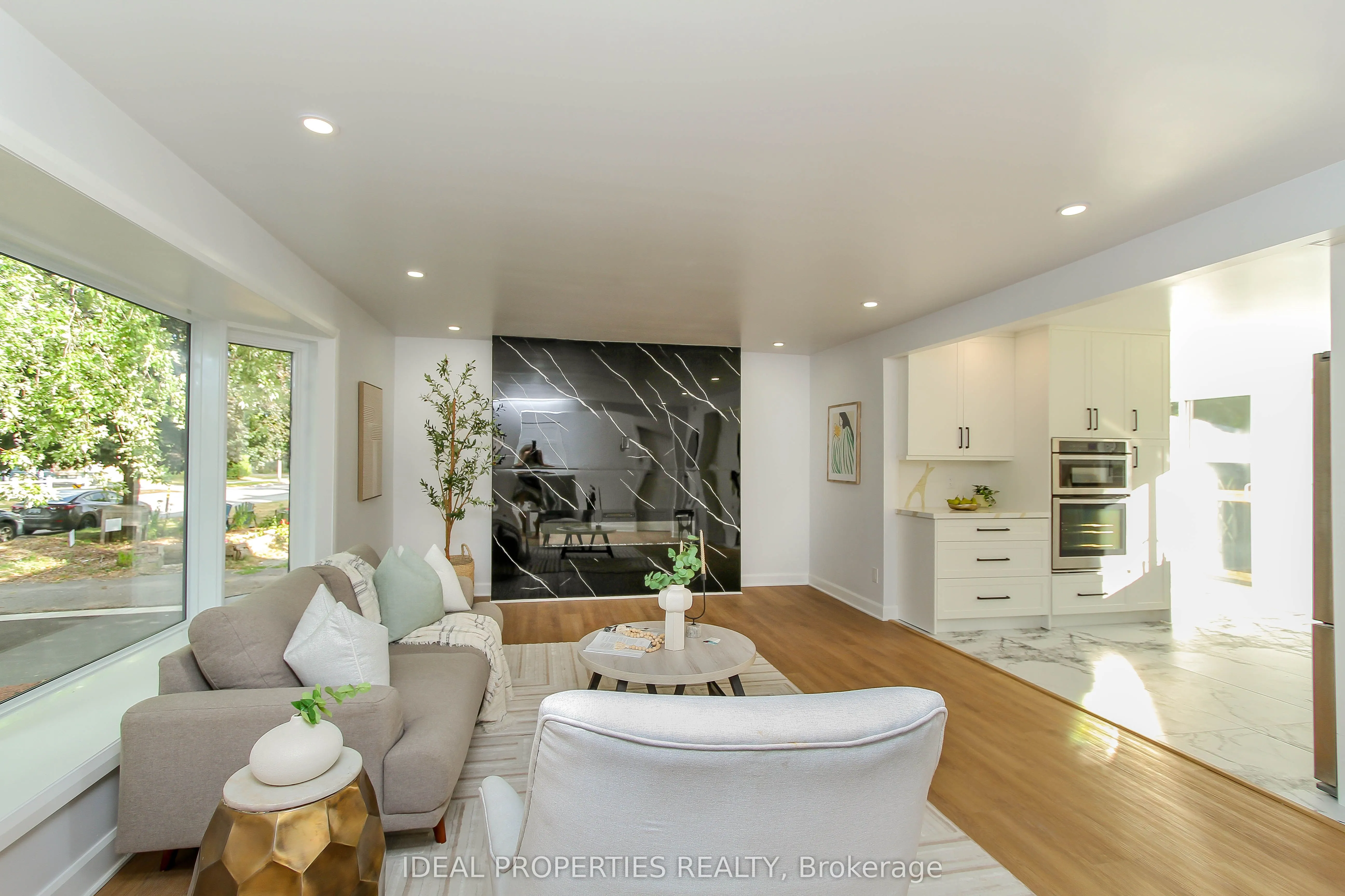 1796 Saunderson Drive