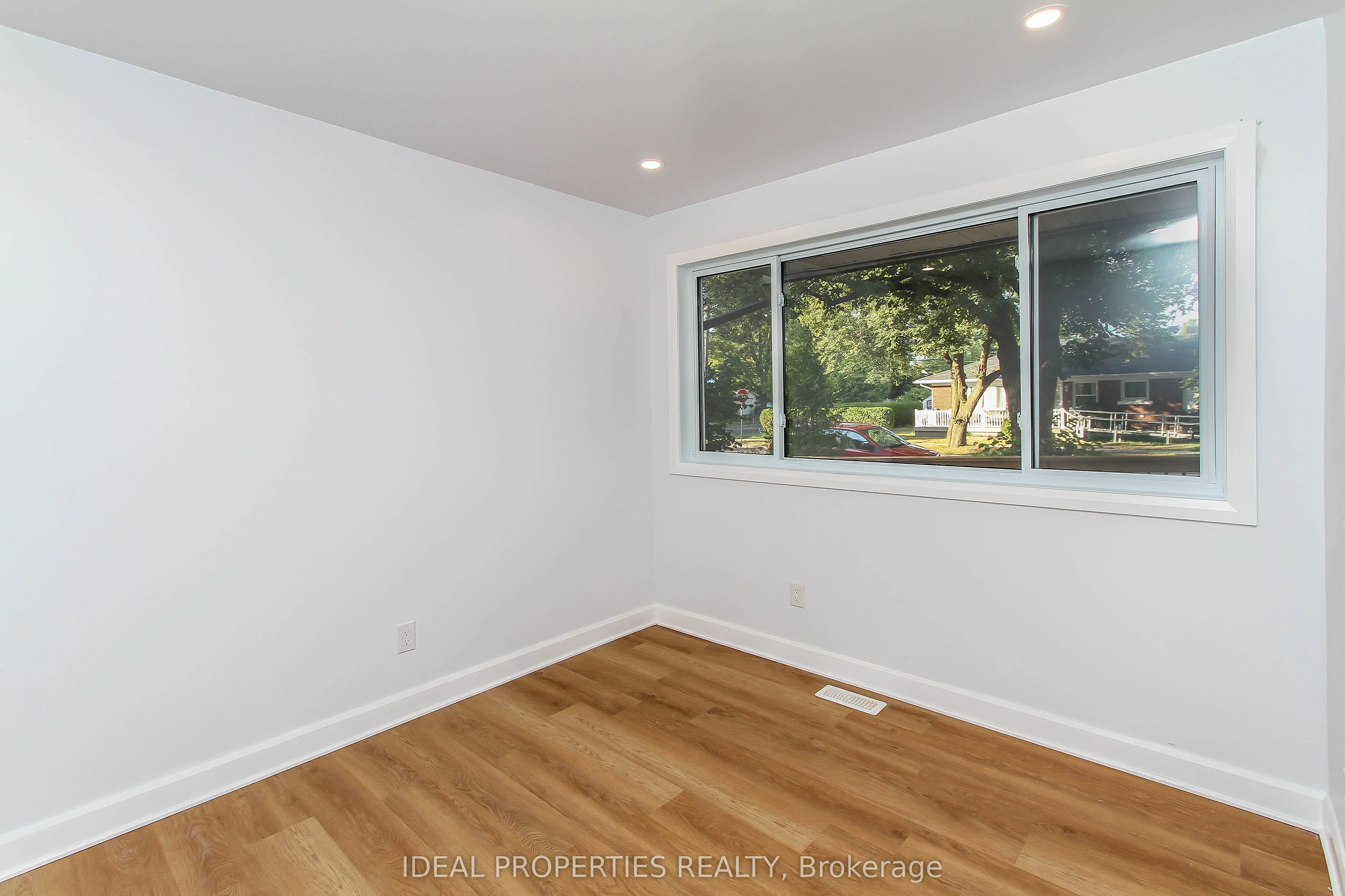 1796 Saunderson Drive