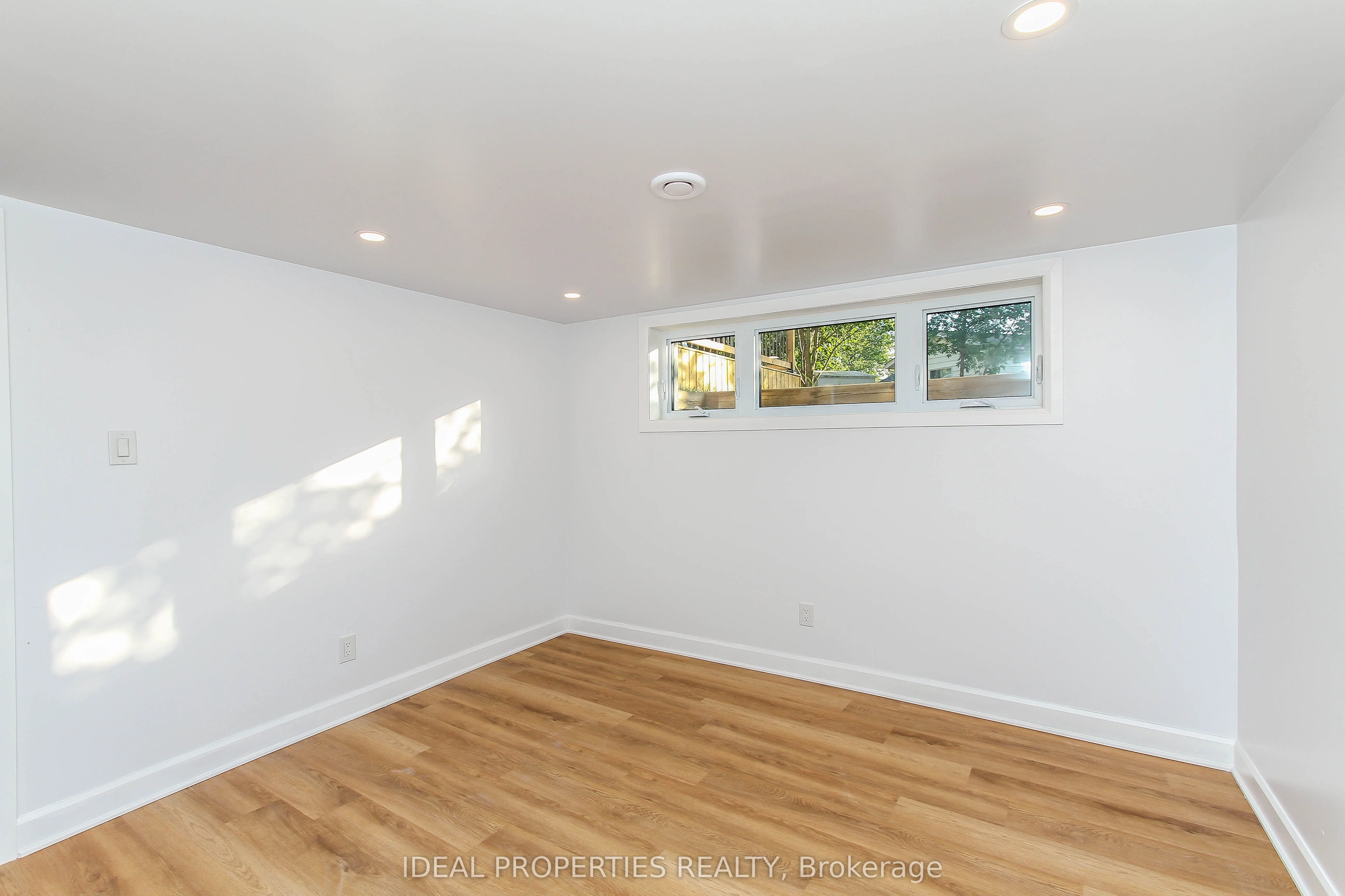 1796 Saunderson Drive