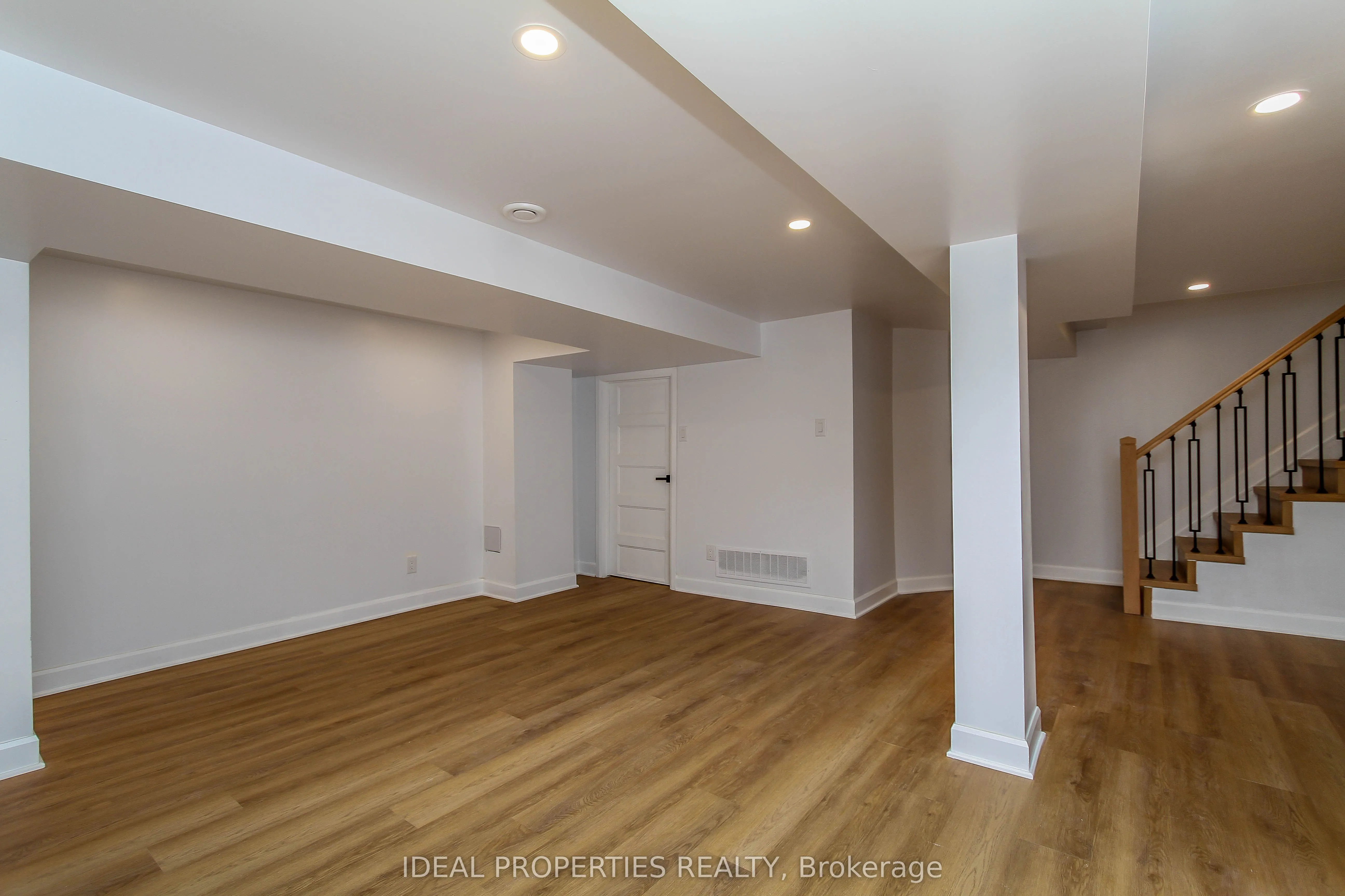1796 Saunderson Drive