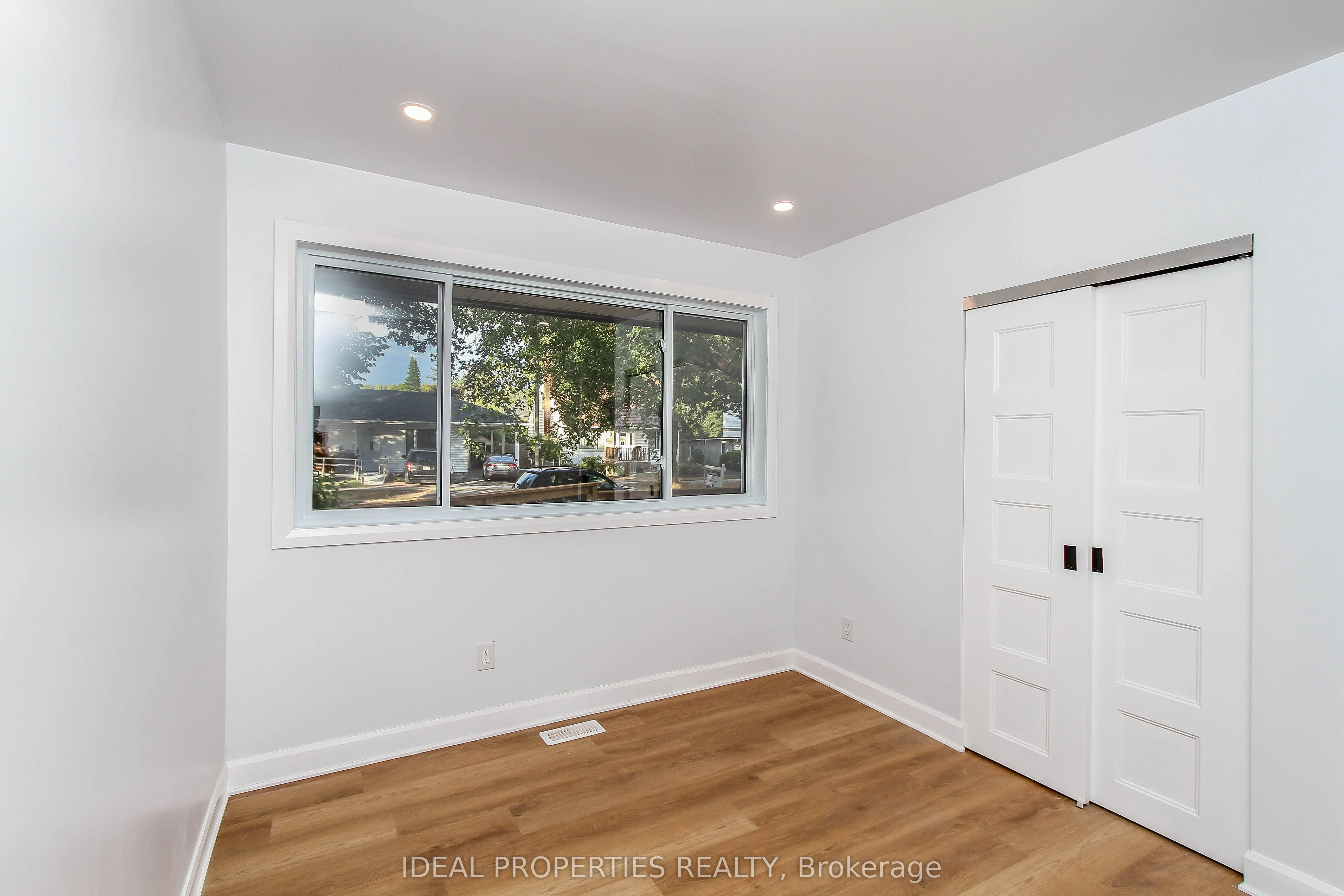 1796 Saunderson Drive
