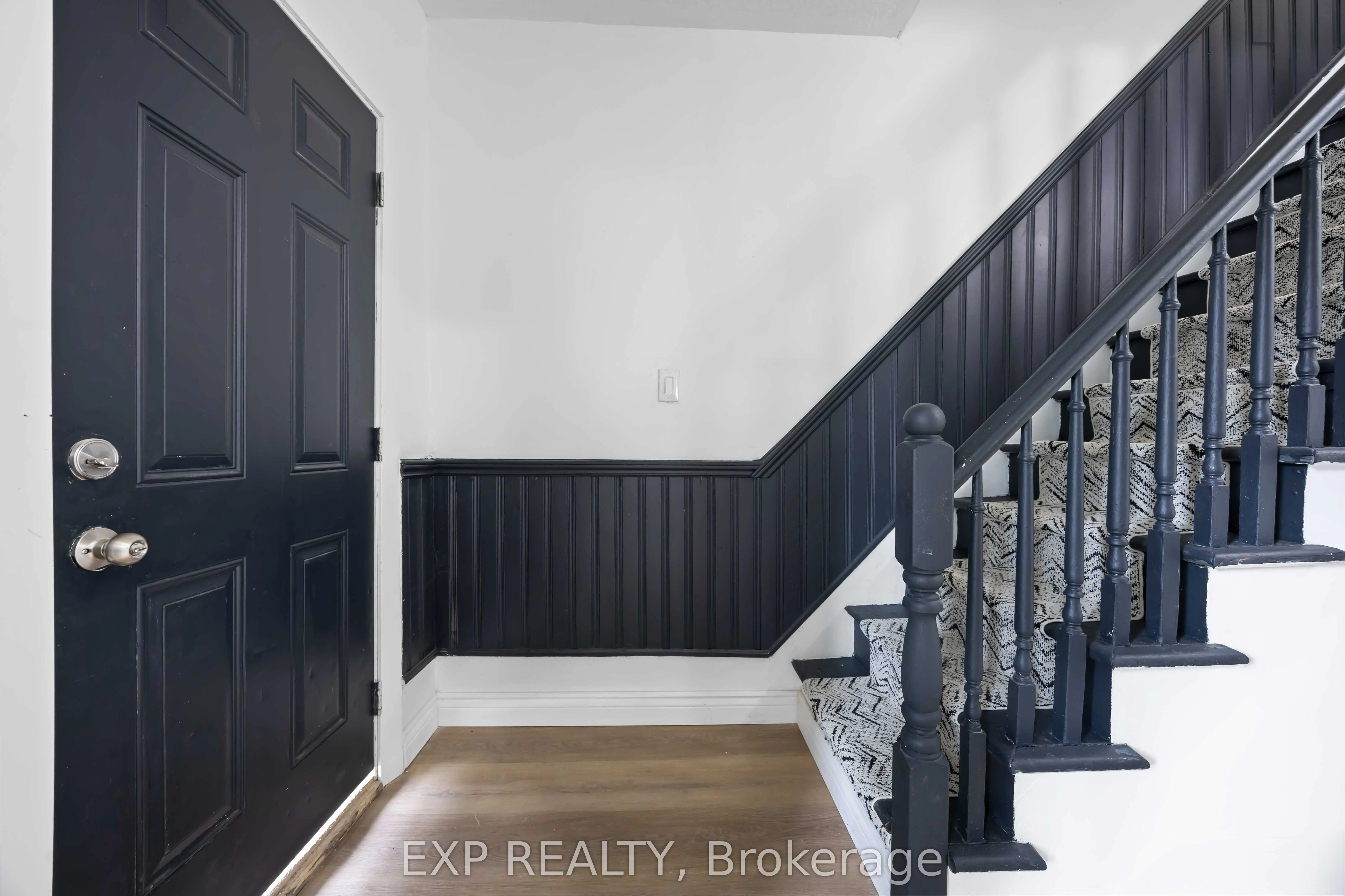 173 Brock Street S