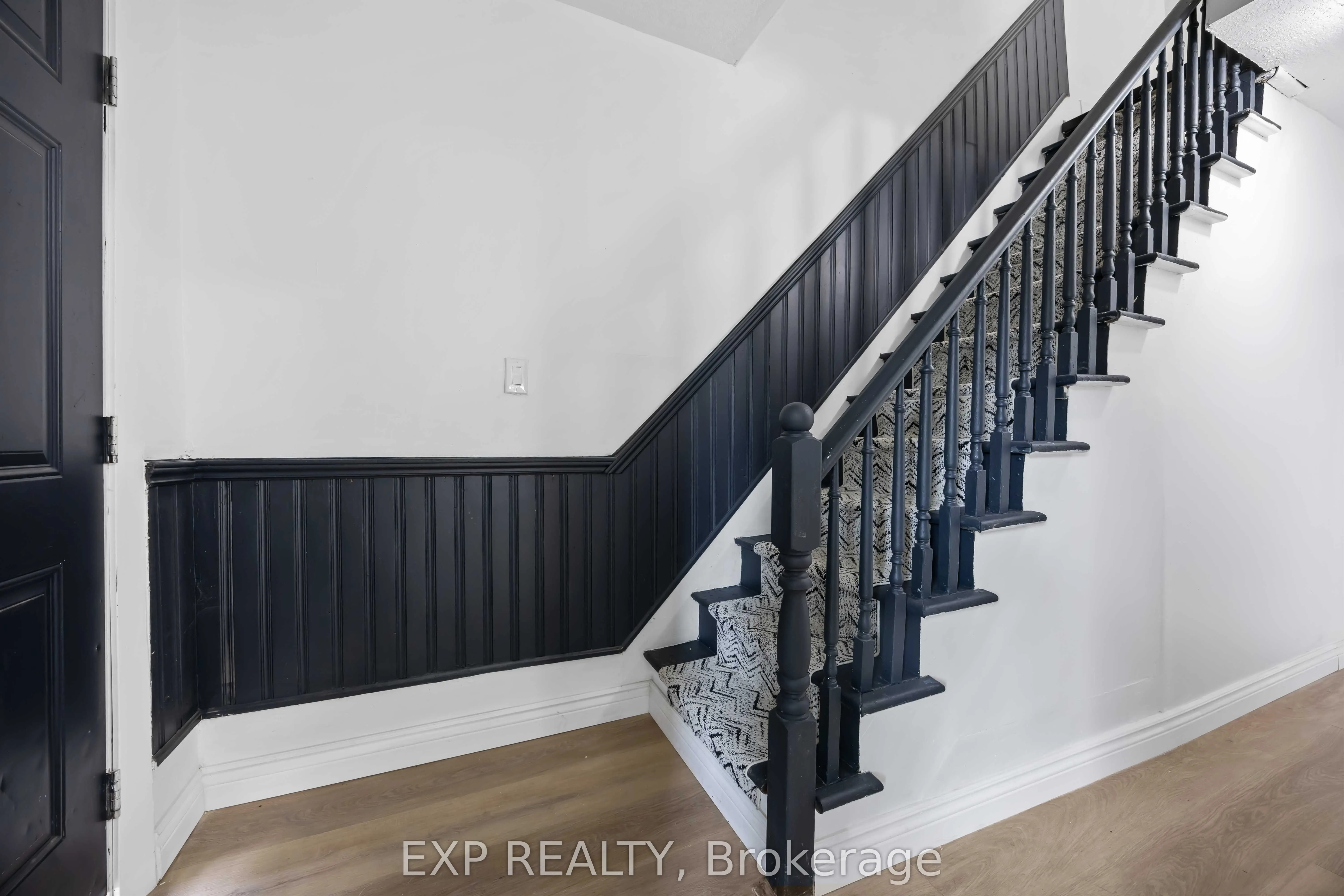 173 Brock Street S