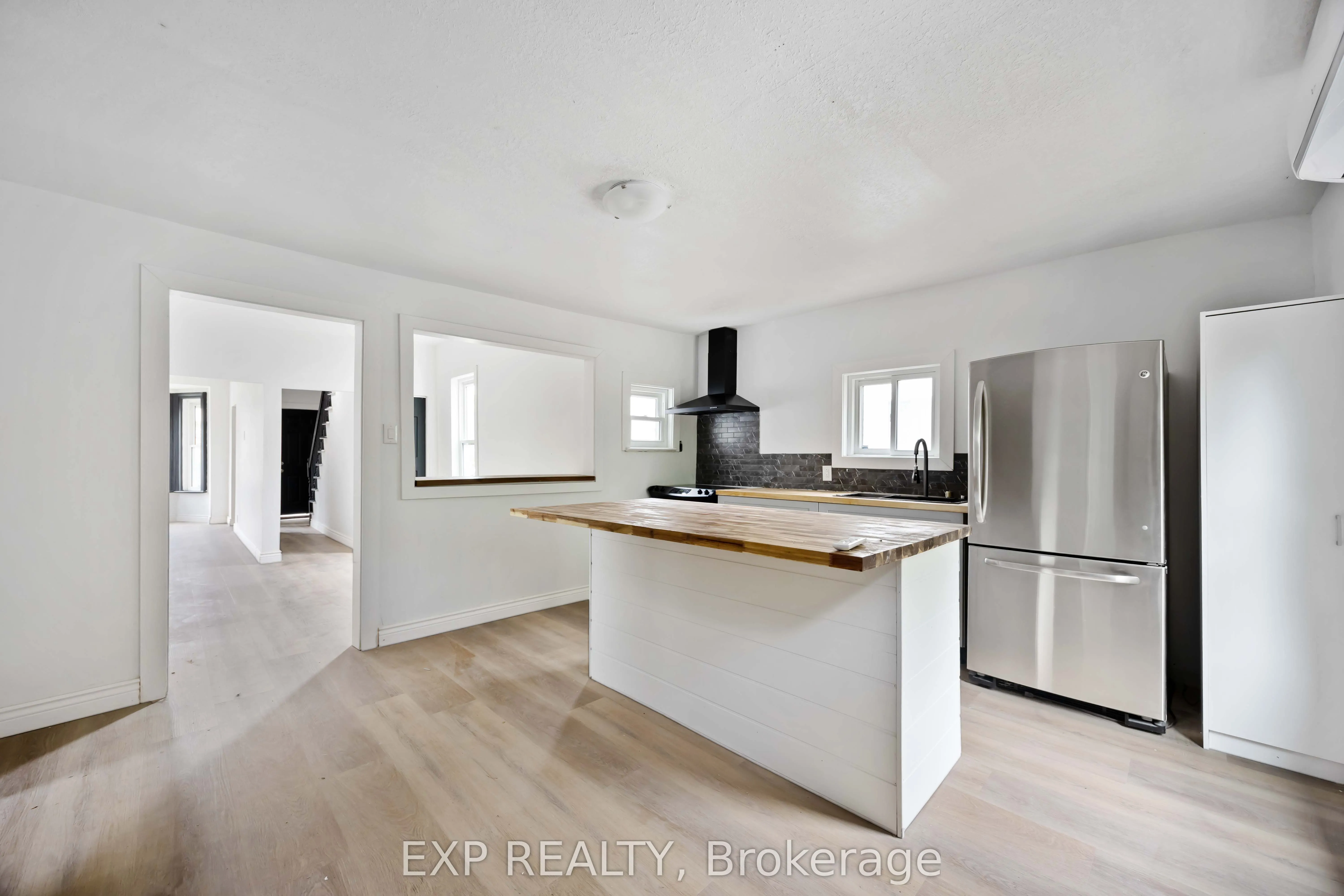 173 Brock Street S