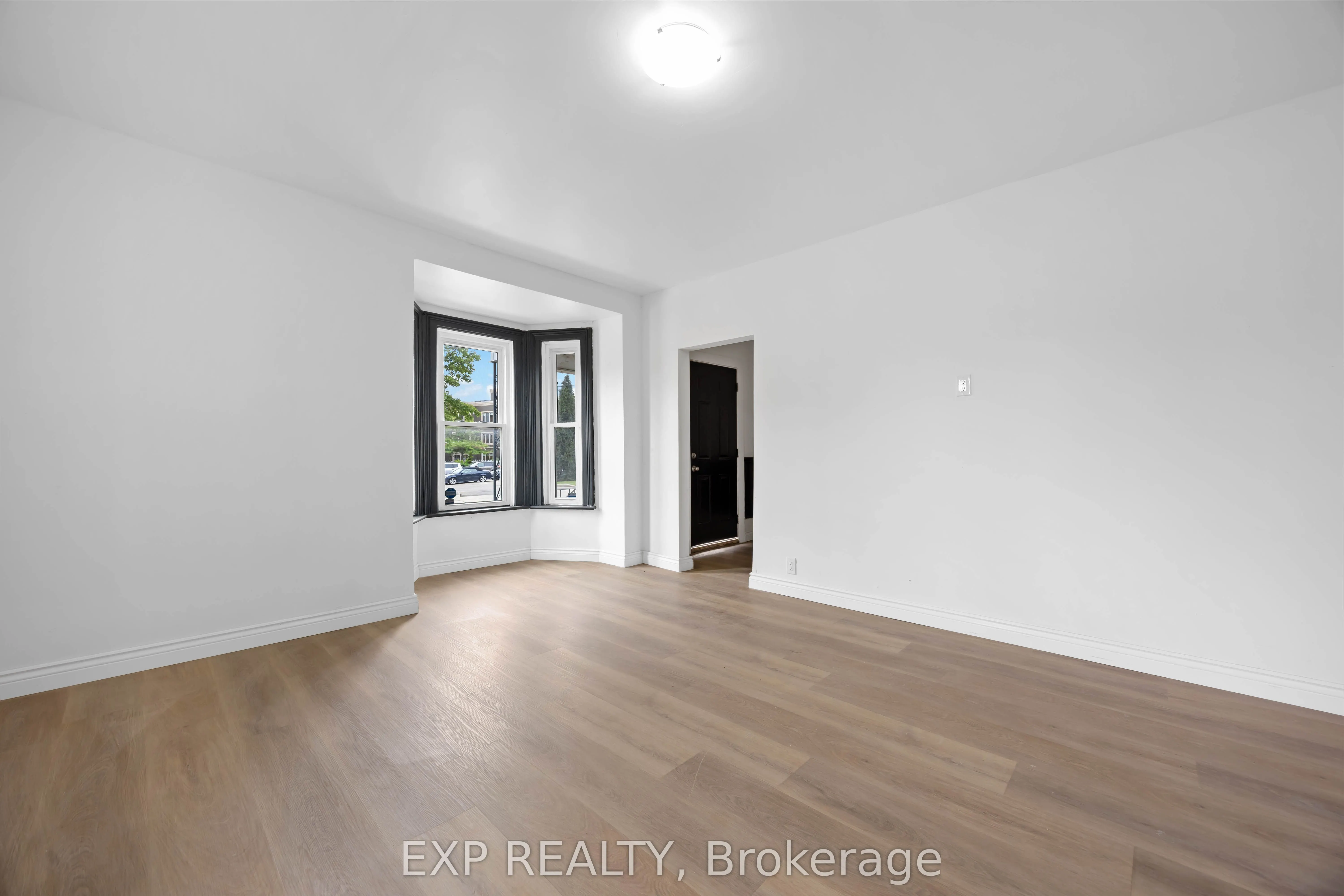 173 Brock Street S