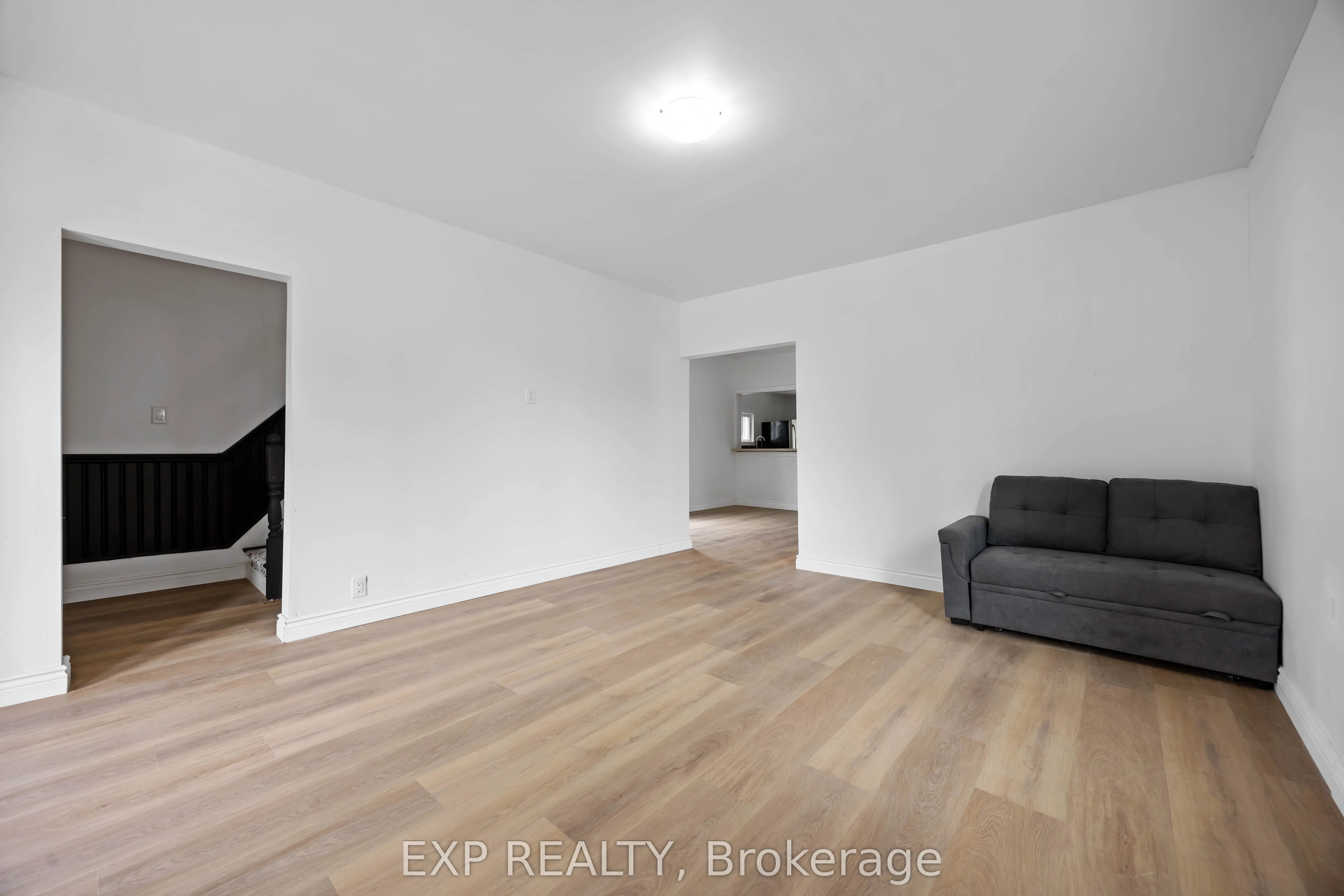 173 Brock Street S