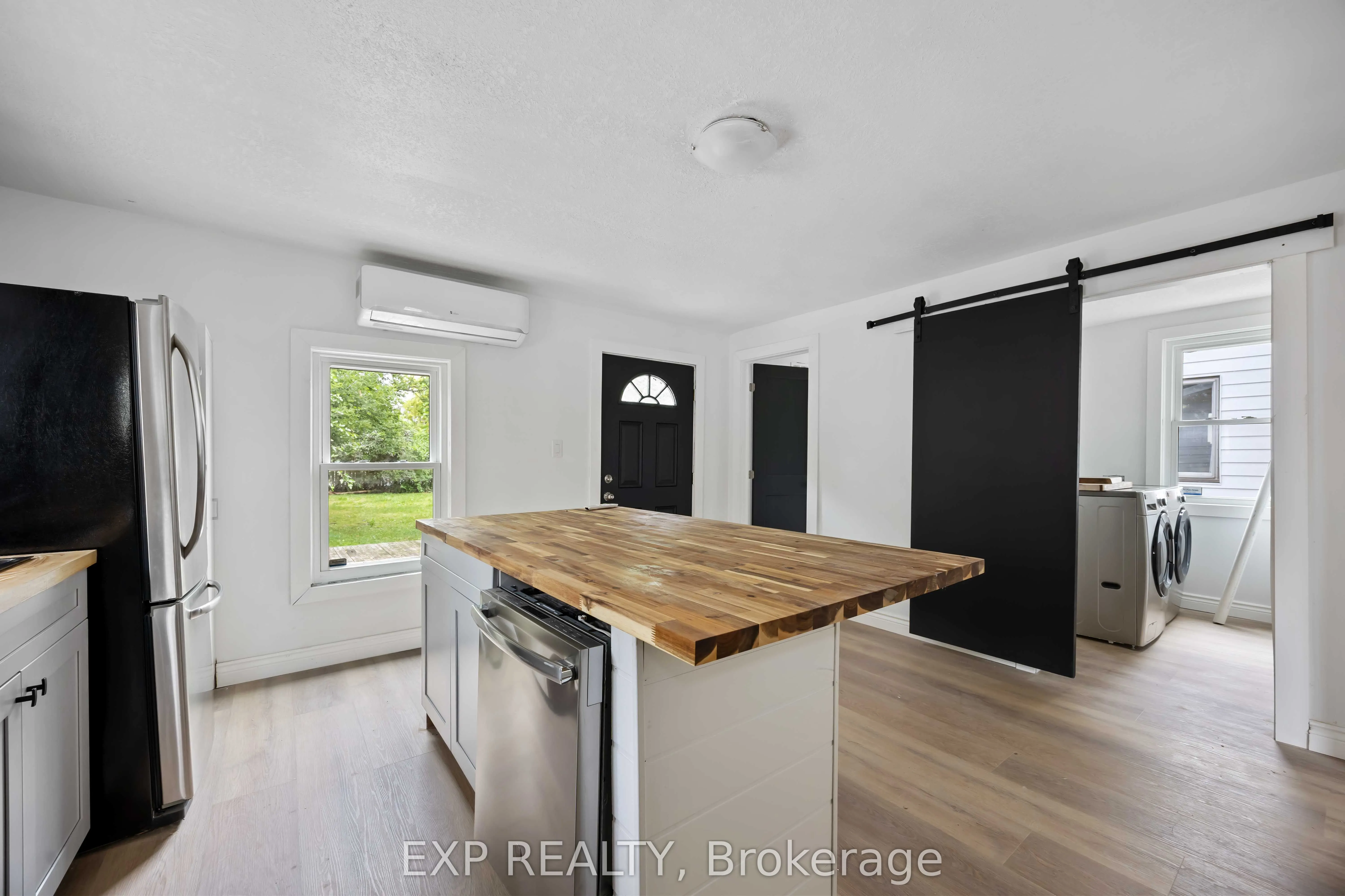 173 Brock Street S