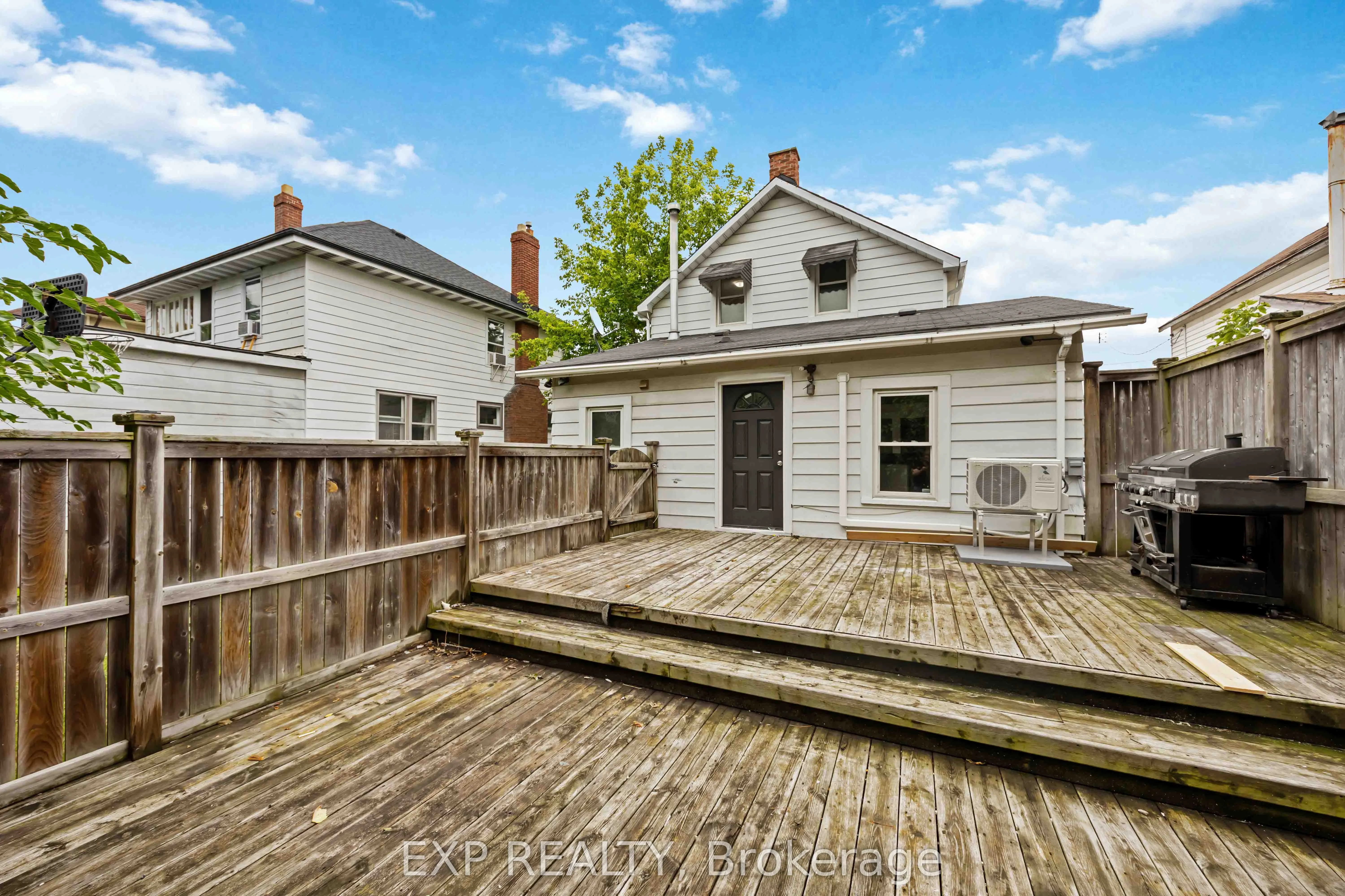 173 Brock Street S