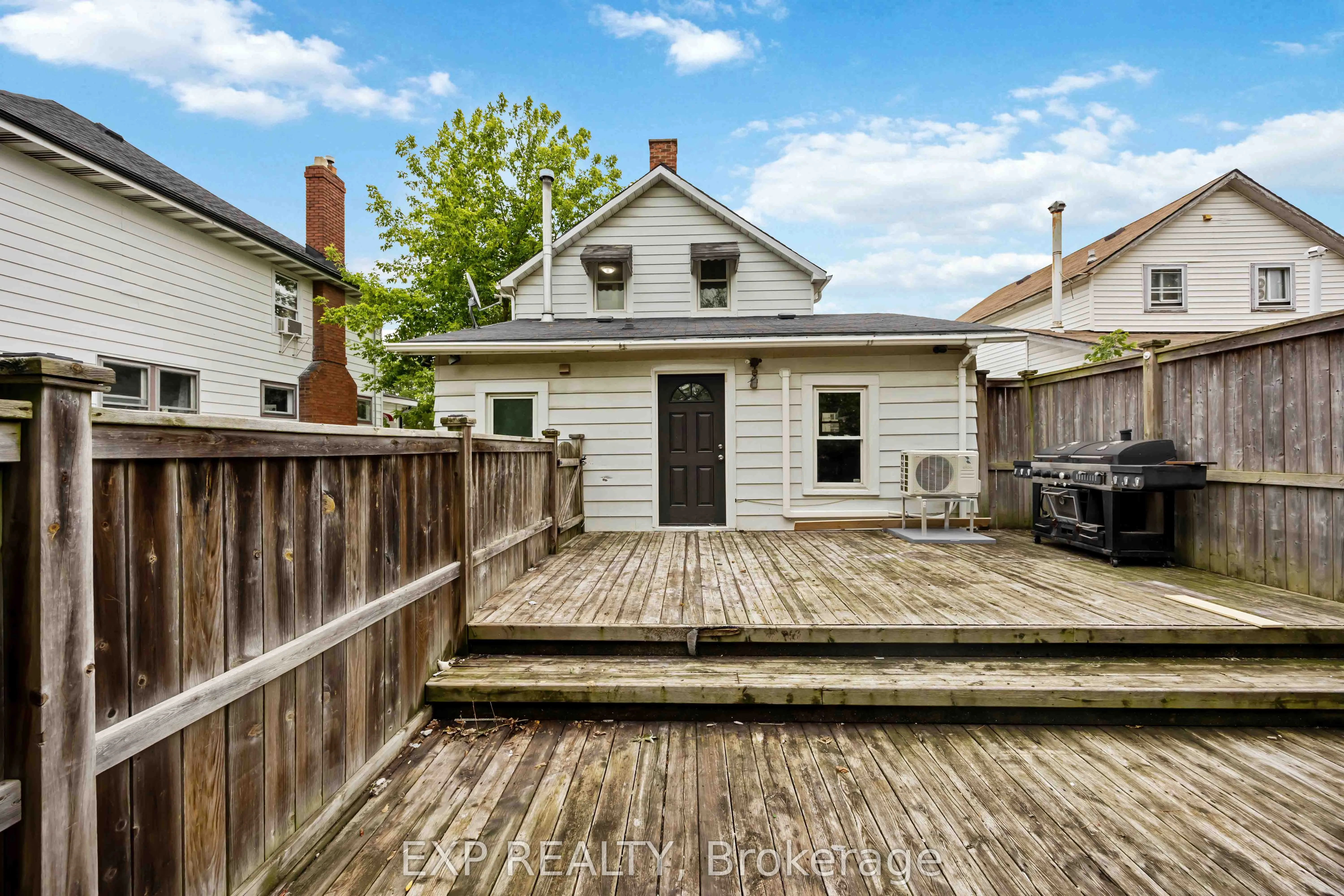 173 Brock Street S