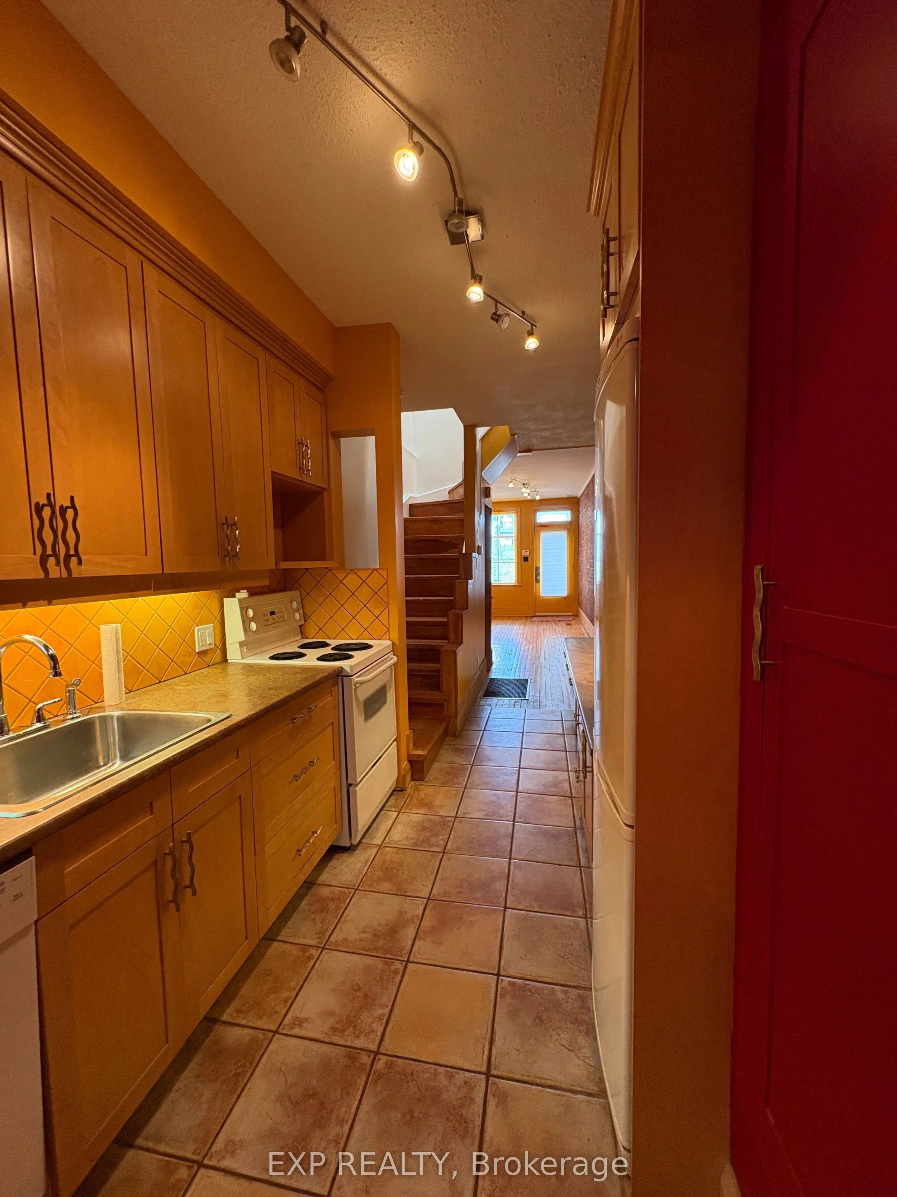 234 St Patrick Street W