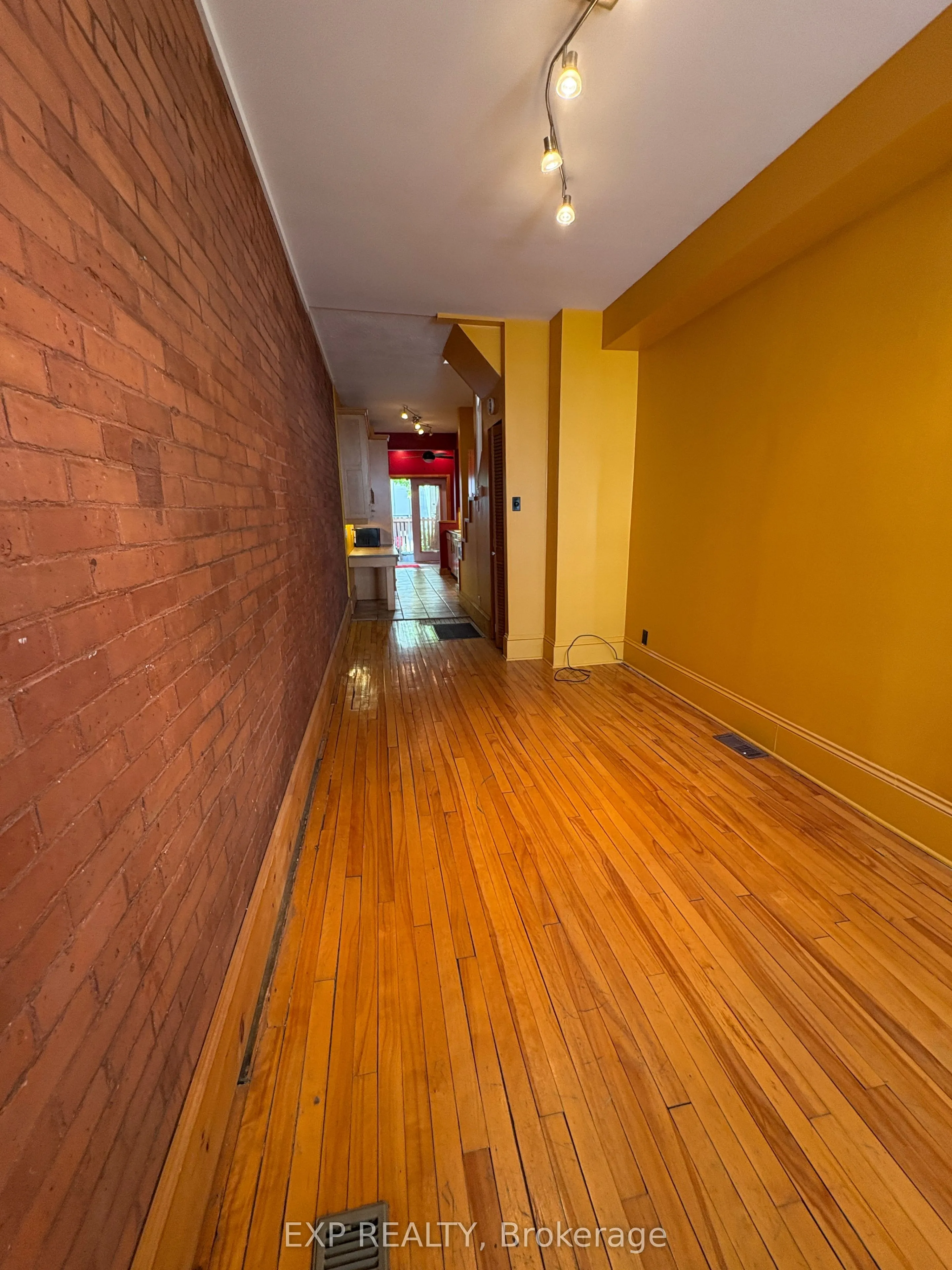 234 St Patrick Street W