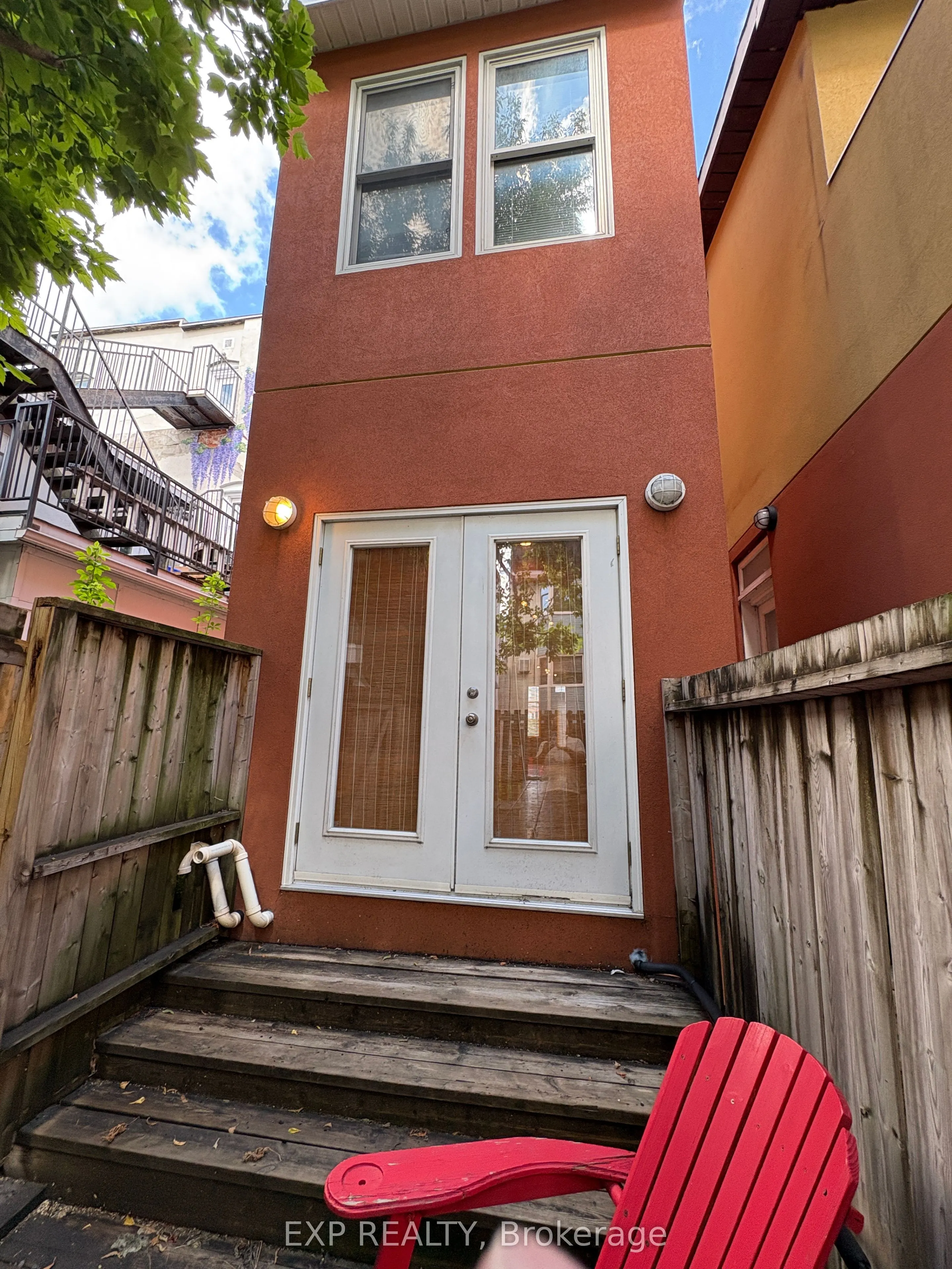 234 St Patrick Street W