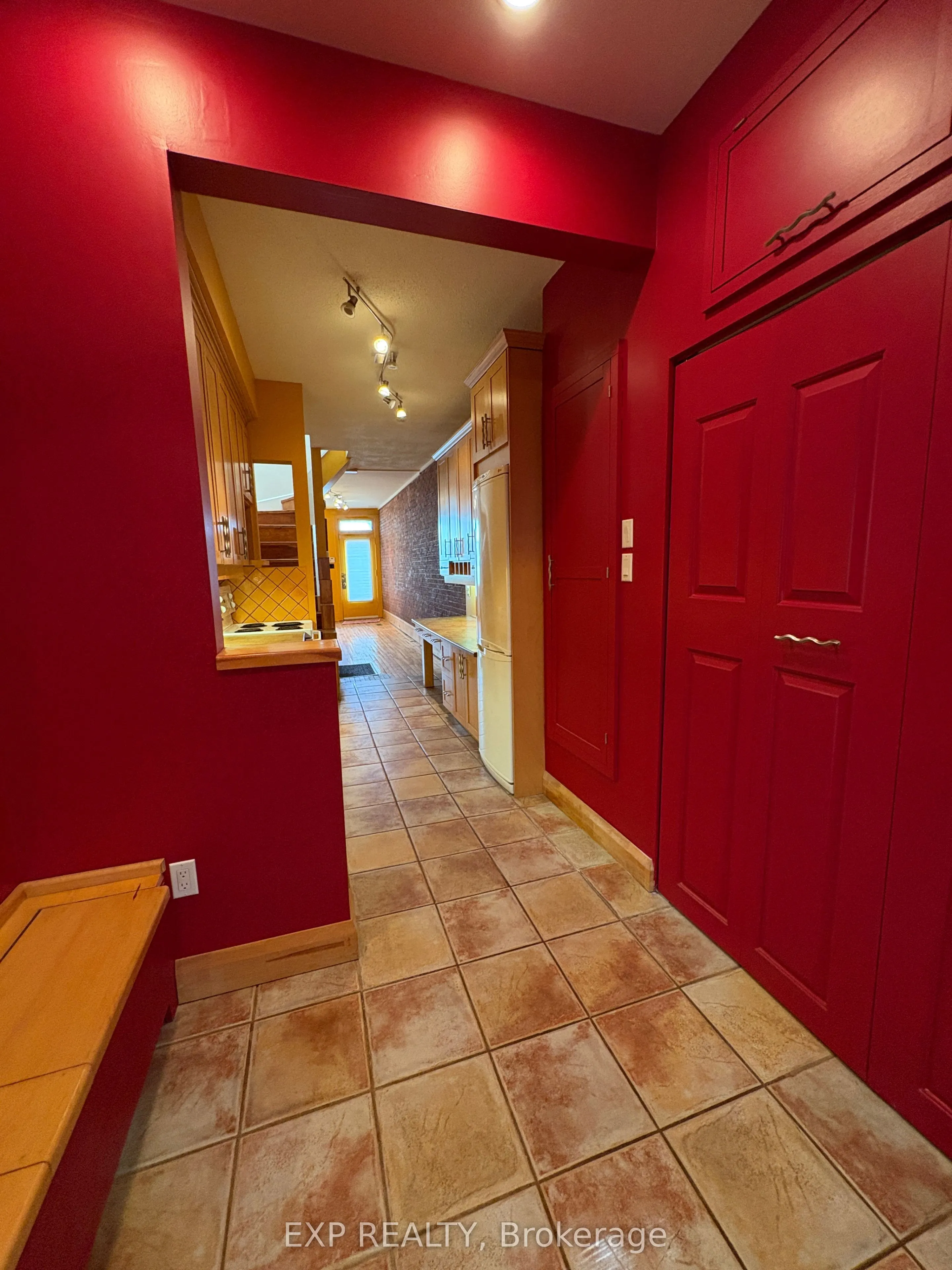 234 St Patrick Street W