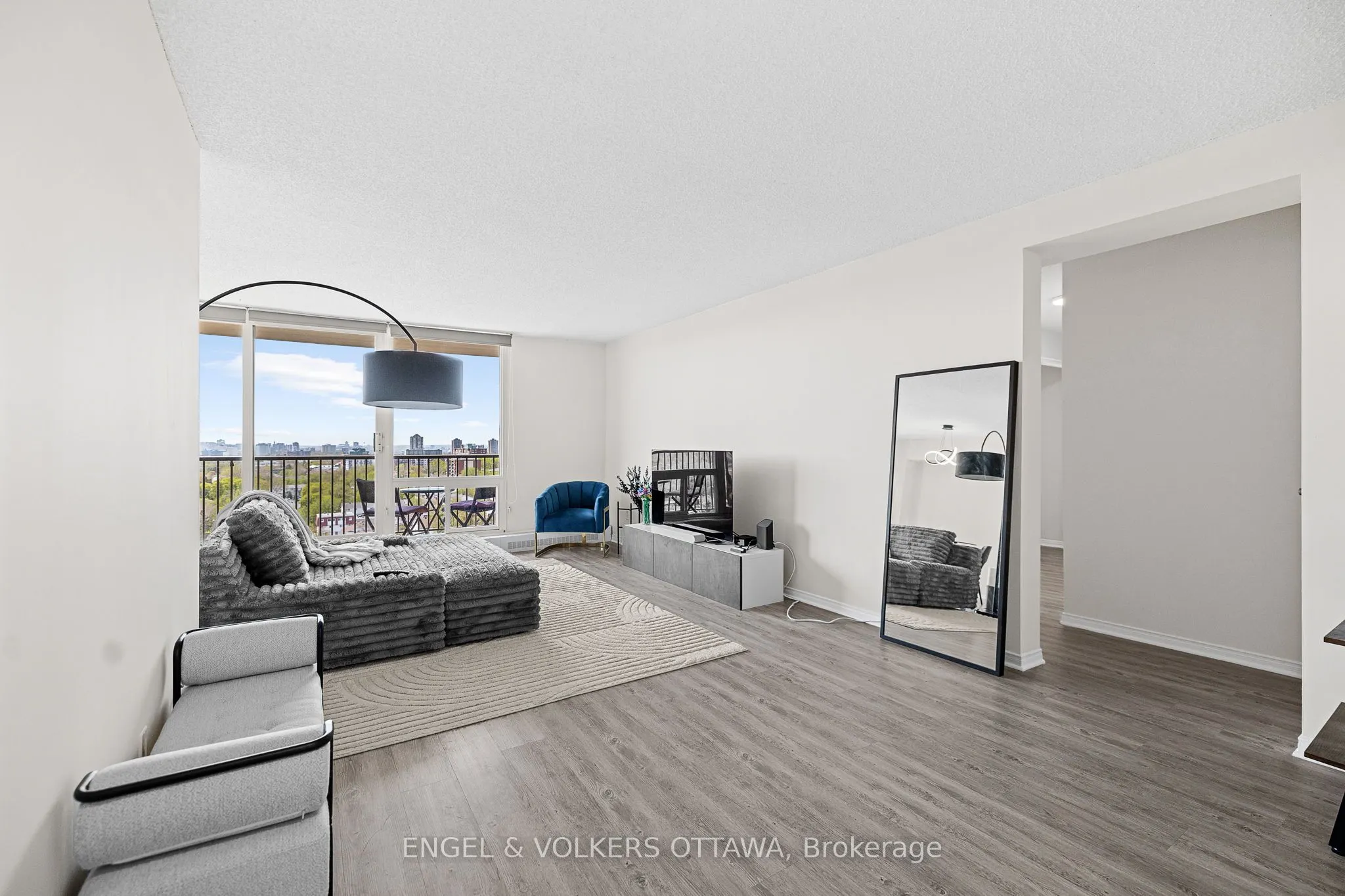 665 Bathgate Drive, #1404