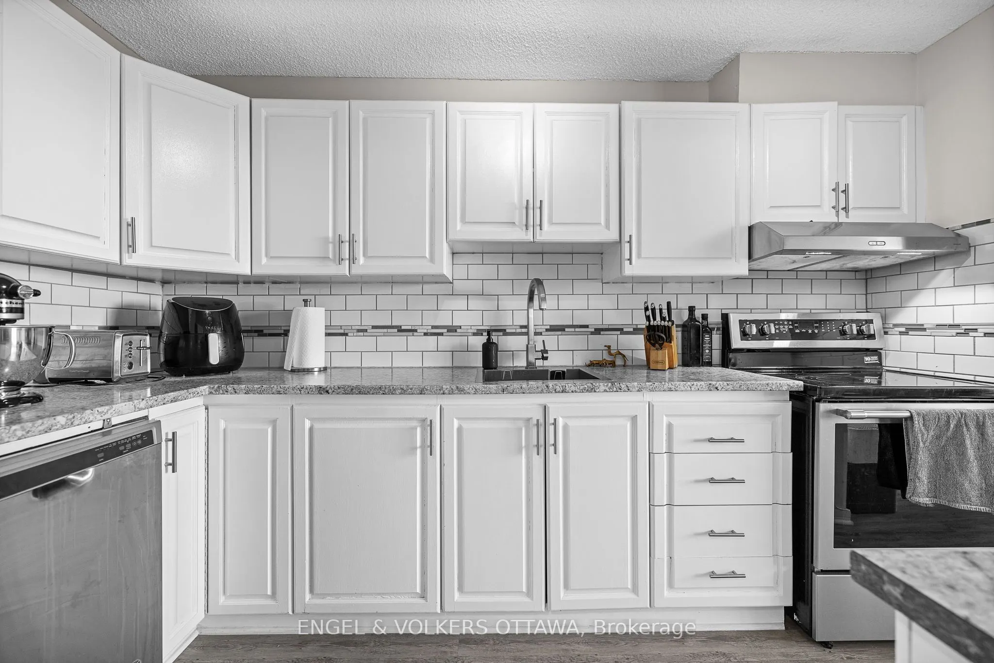 665 Bathgate Drive, #1404