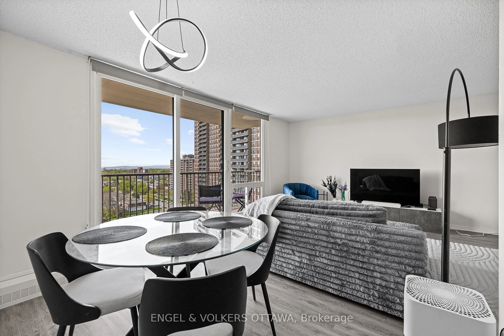 665 Bathgate Drive, #1404