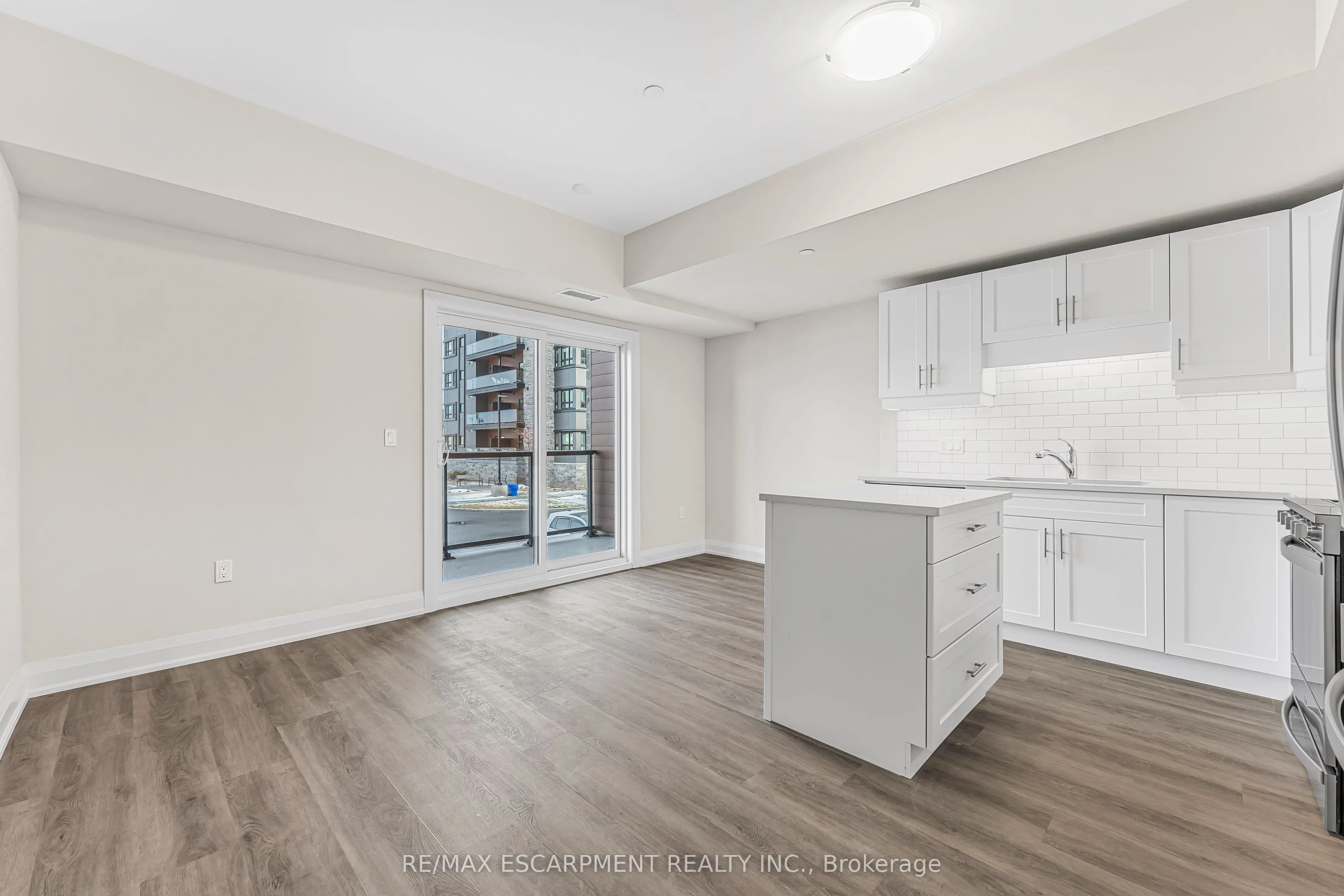 118 SUMMERSIDES Boulevard, #114