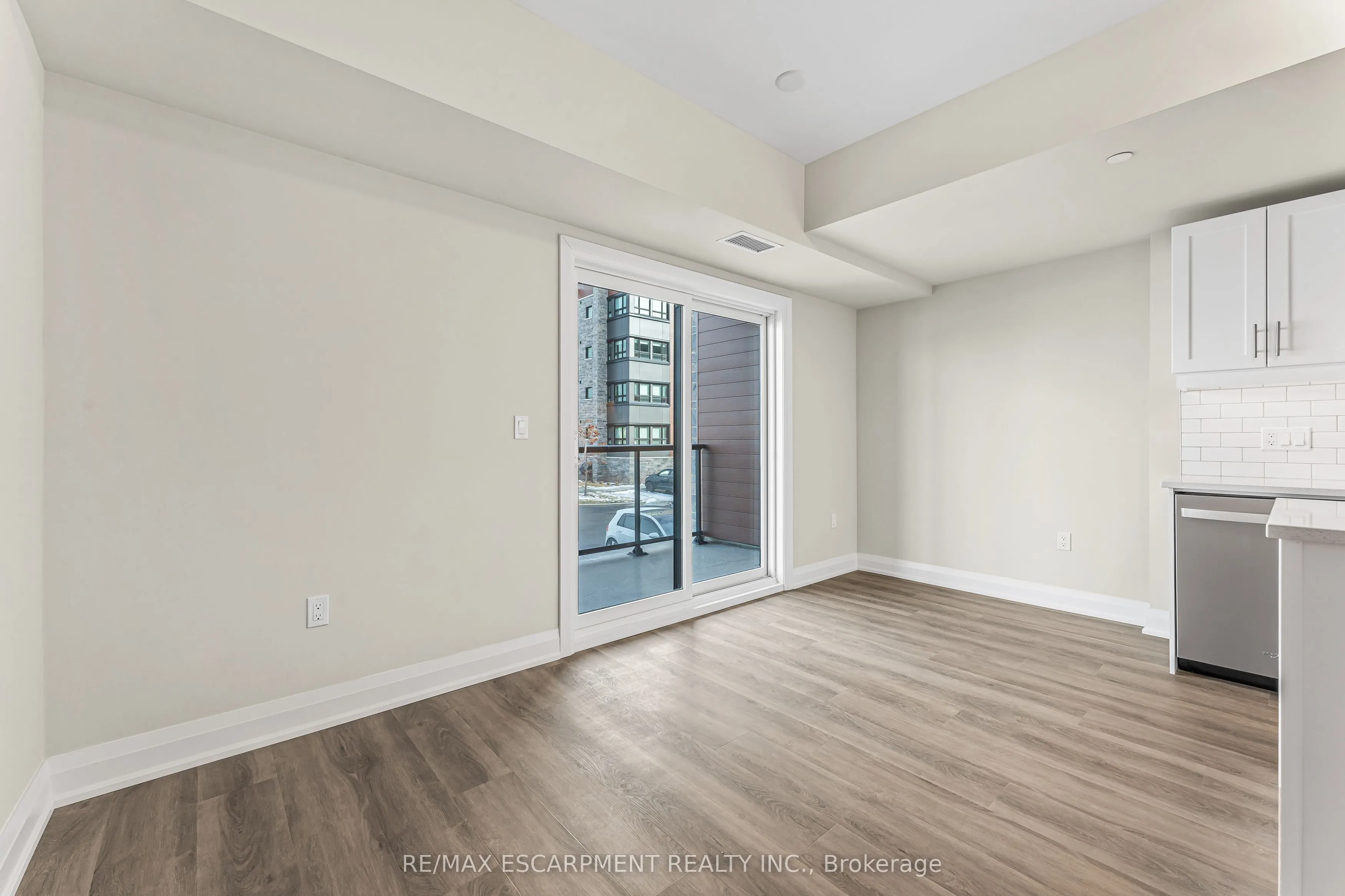 118 SUMMERSIDES Boulevard, #114