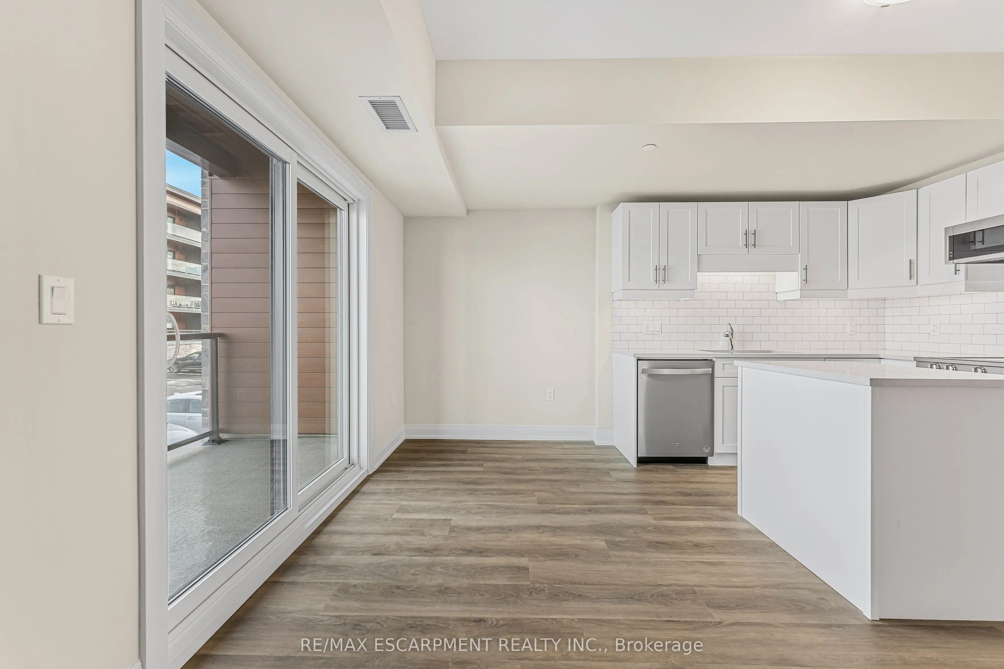 118 SUMMERSIDES Boulevard, #114