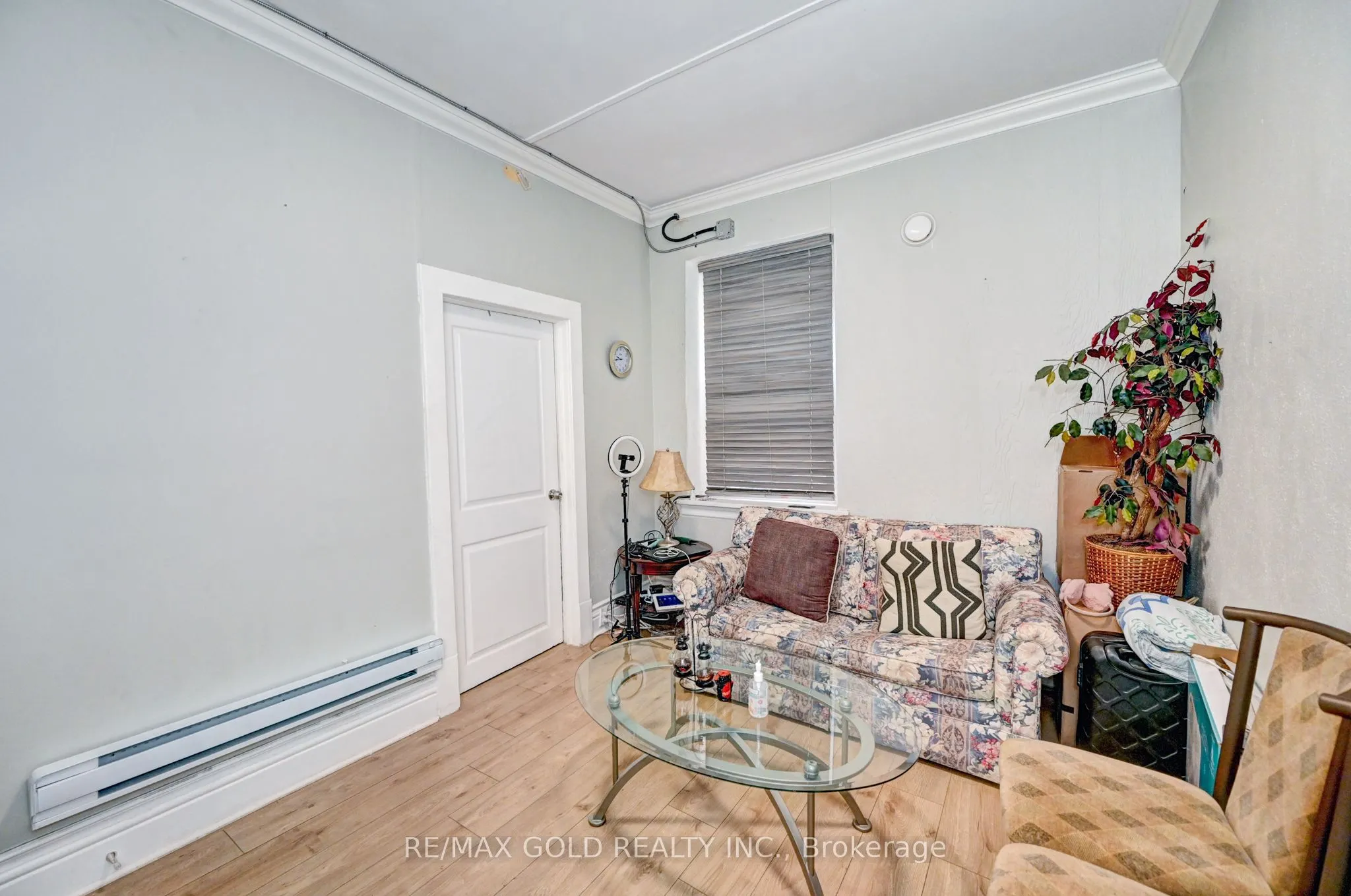 15 AINSLIE Street N, #3