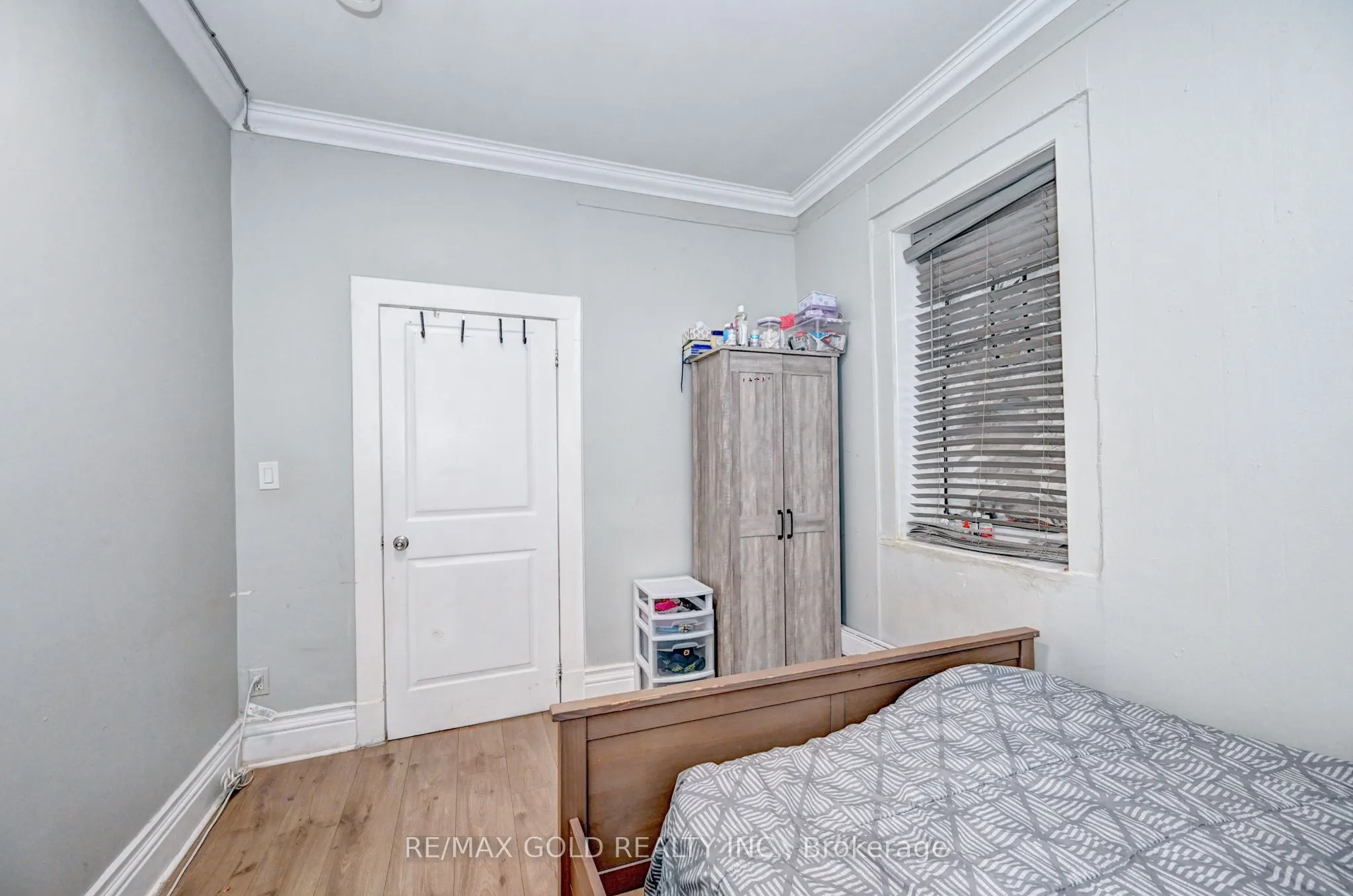 15 AINSLIE Street N, #3