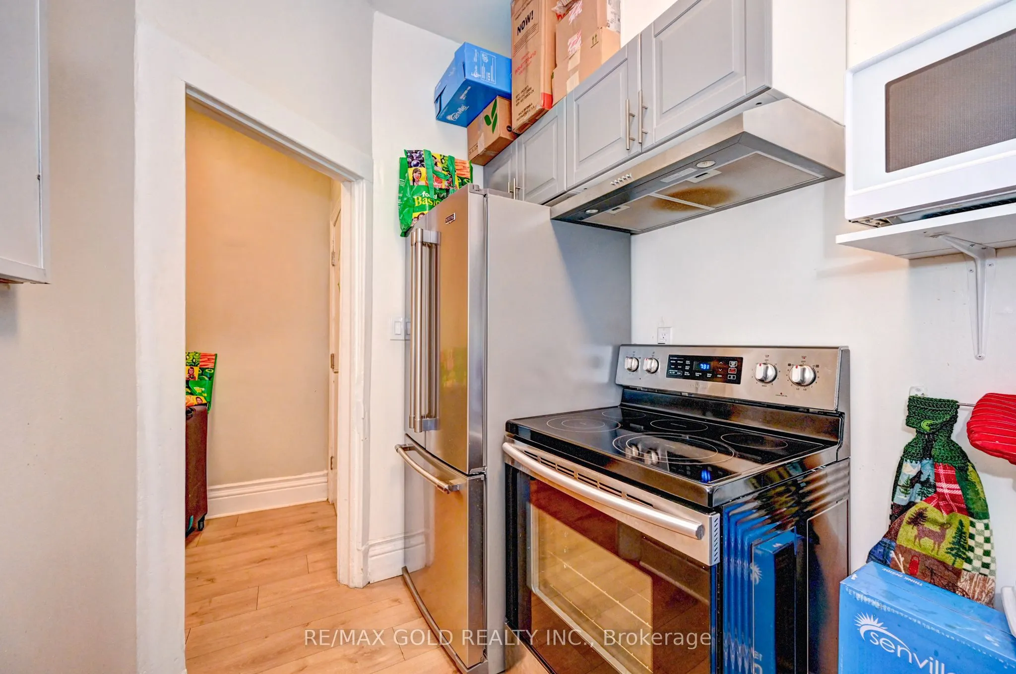 15 AINSLIE Street N, #3