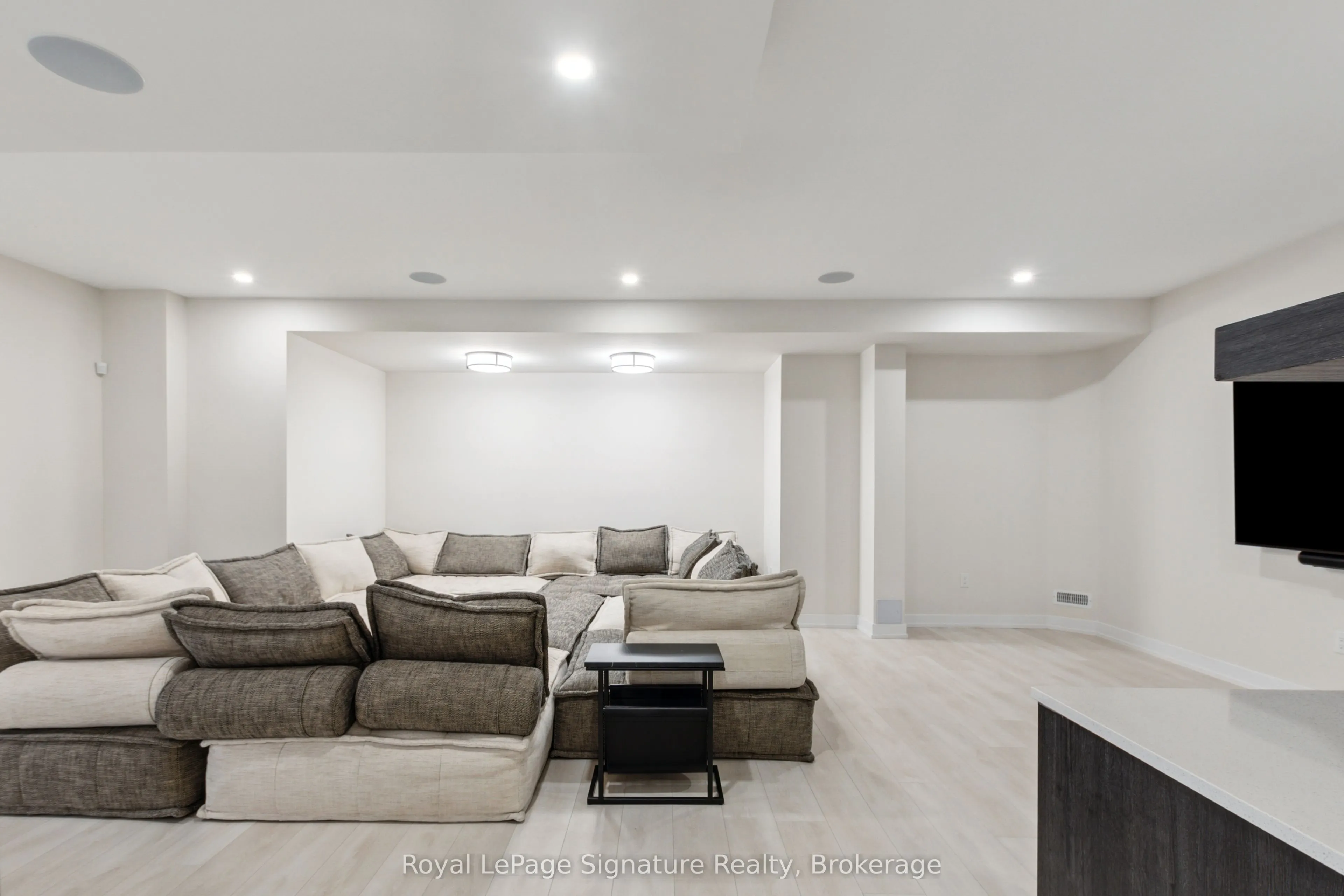101 Cattail Crescent