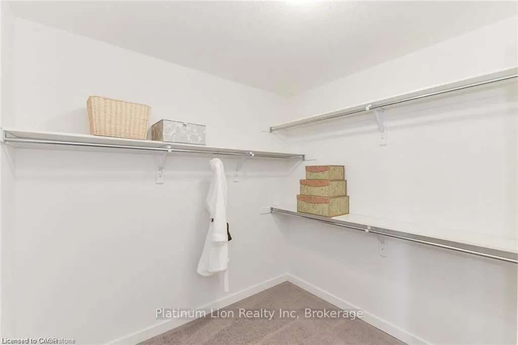 46 Franklin Street S