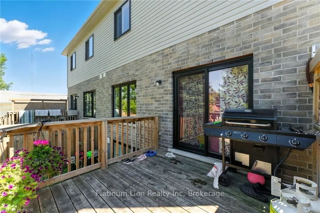 46 Franklin Street S