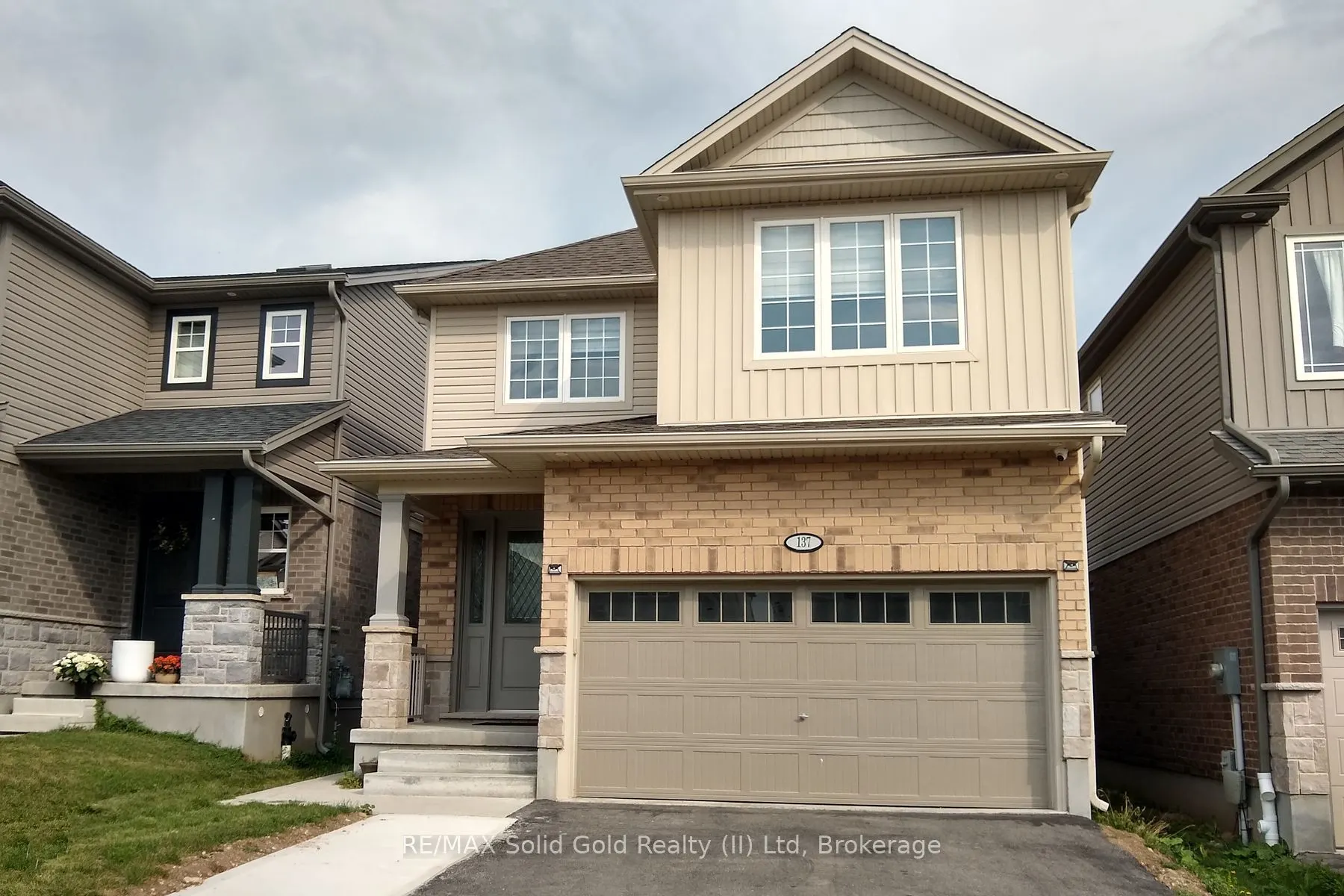 137 Rivertrail Avenue