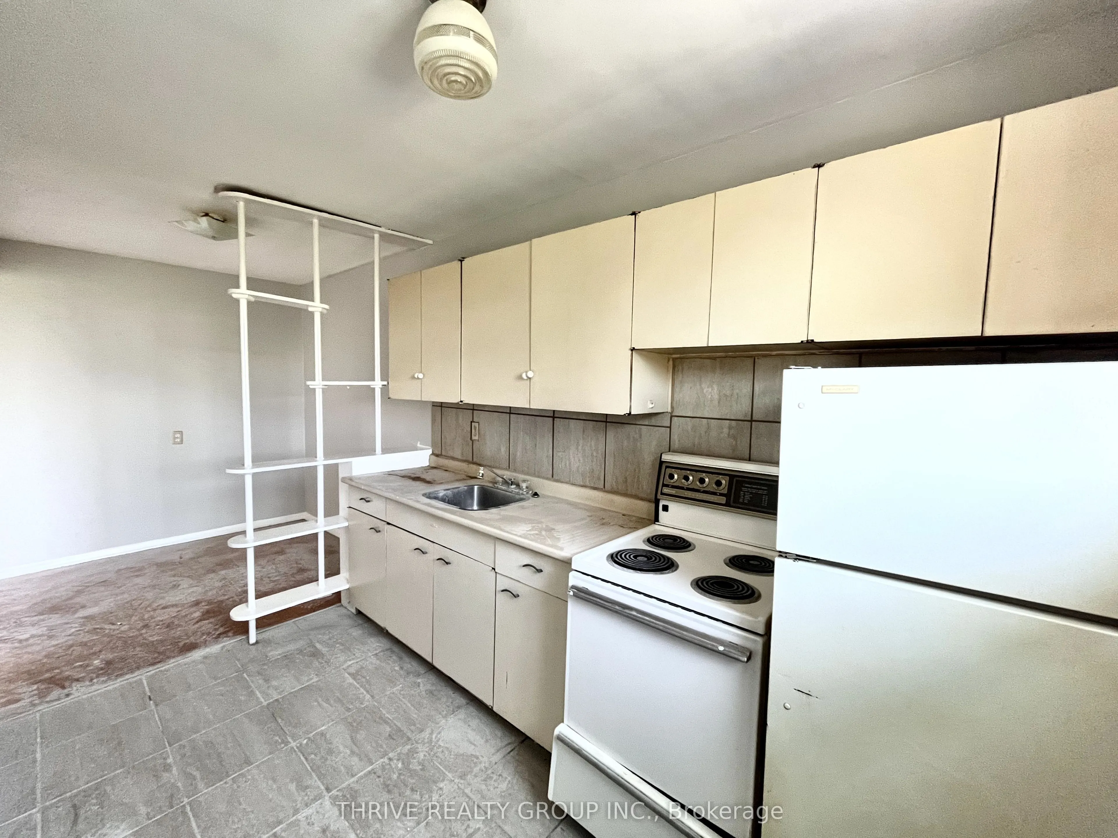 435 Nelson Street, #3