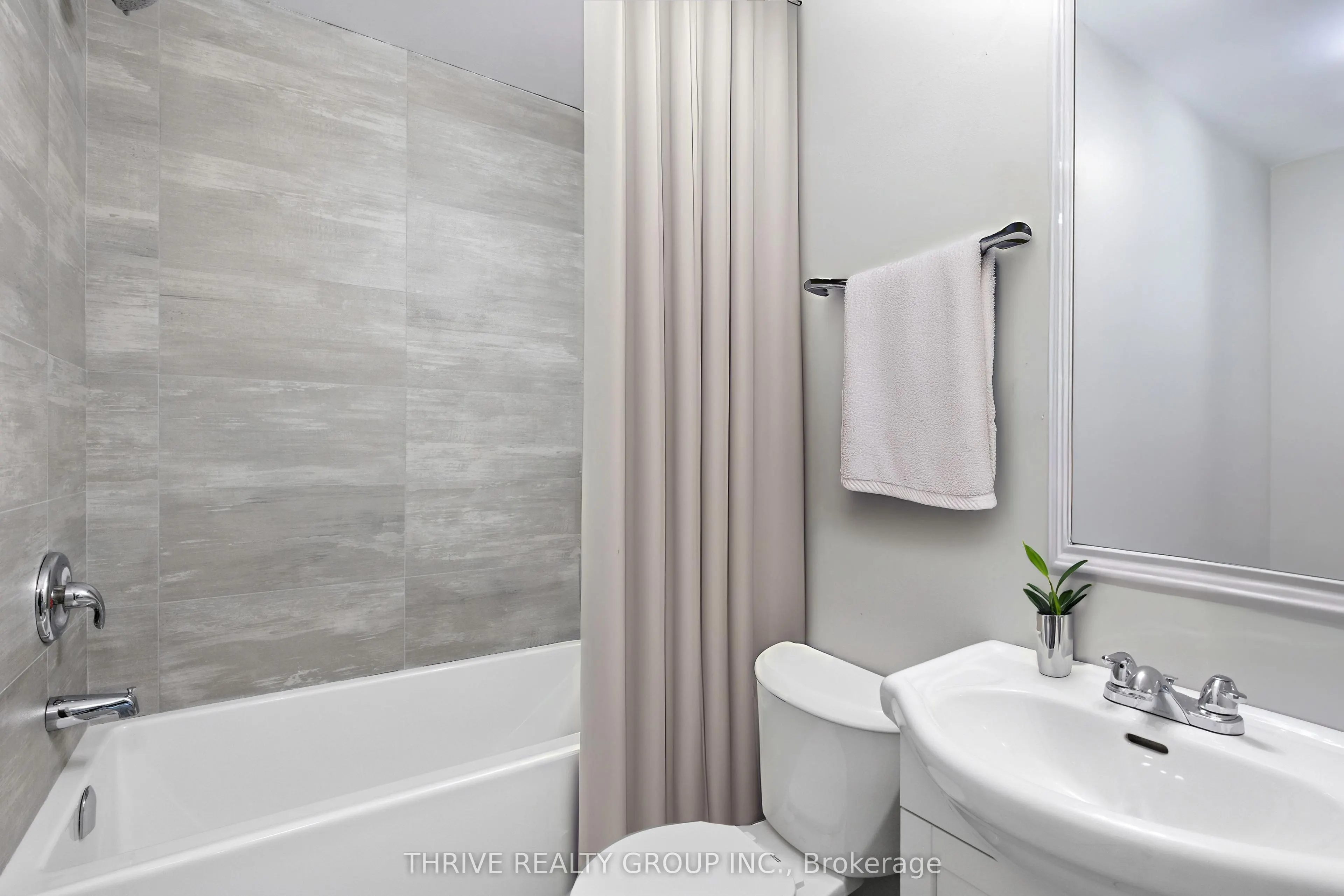 435 Nelson Street, #1