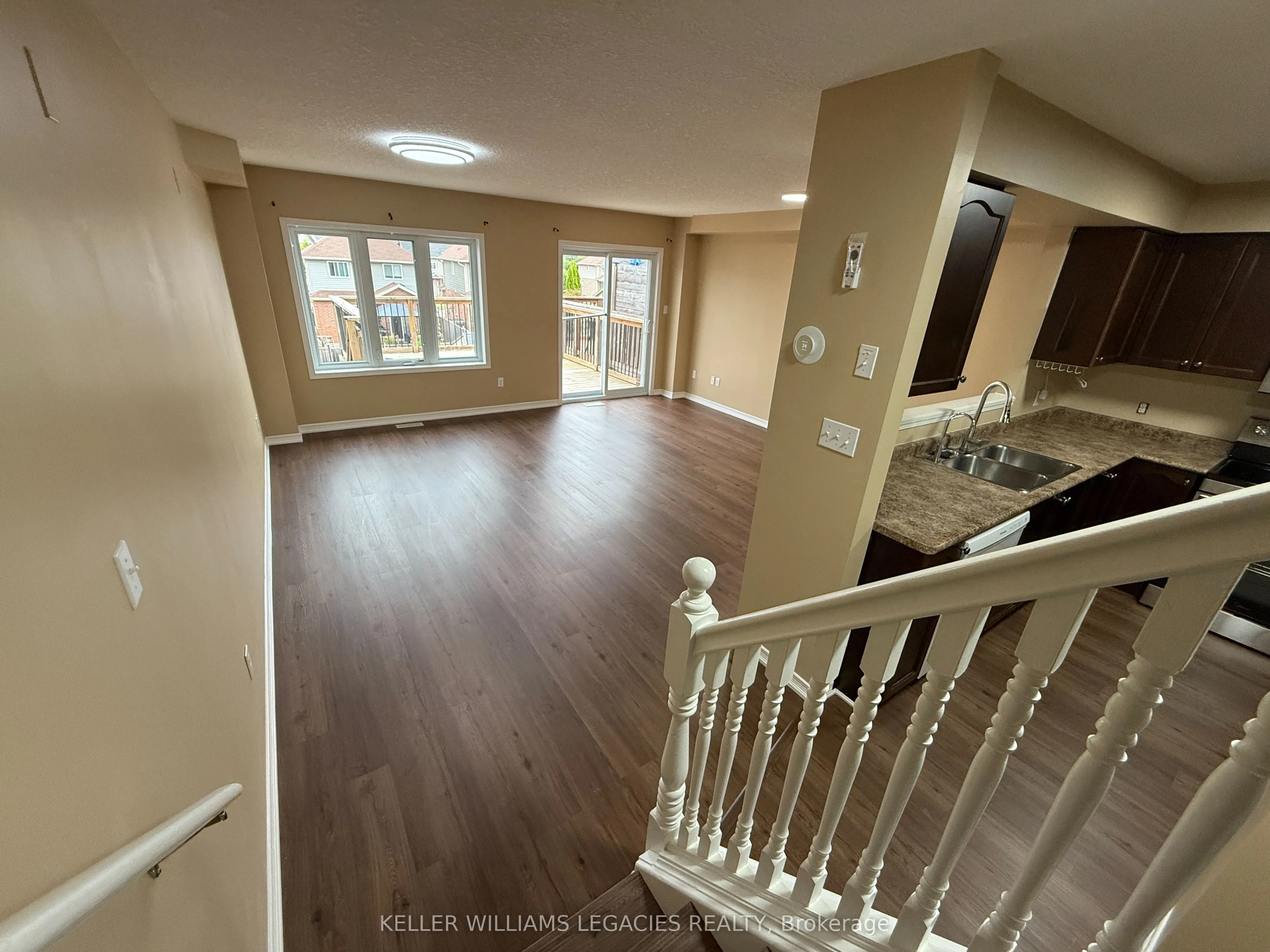 933 Zeller Crescent