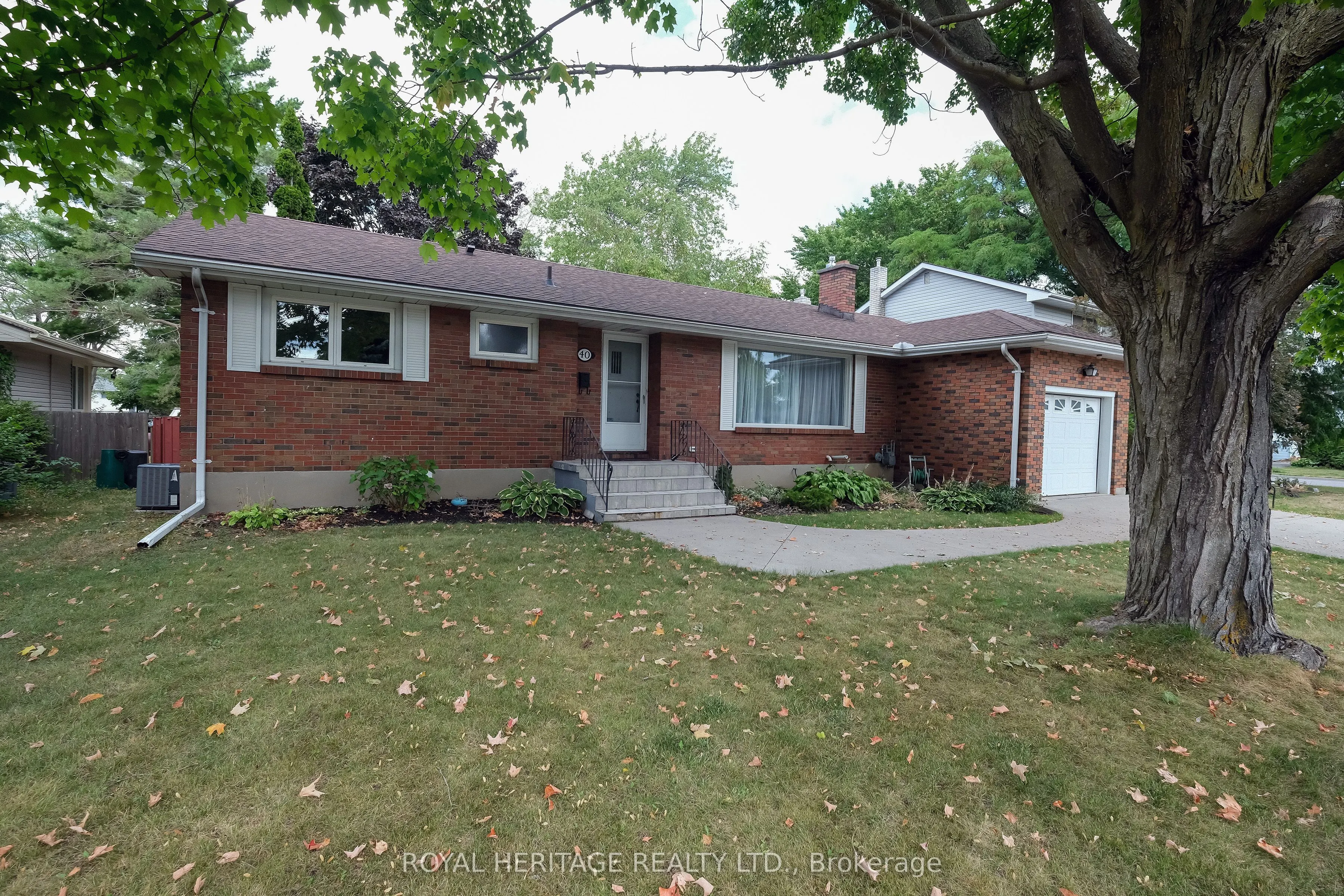40 Rosewood Avenue
