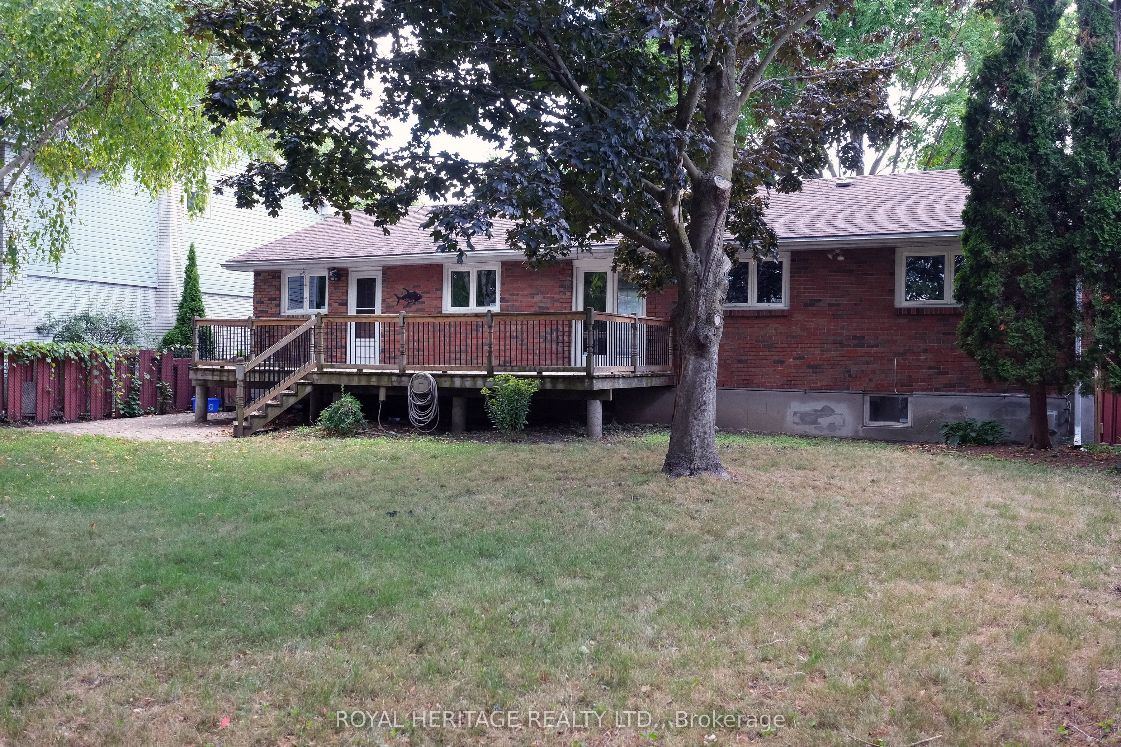 40 Rosewood Avenue