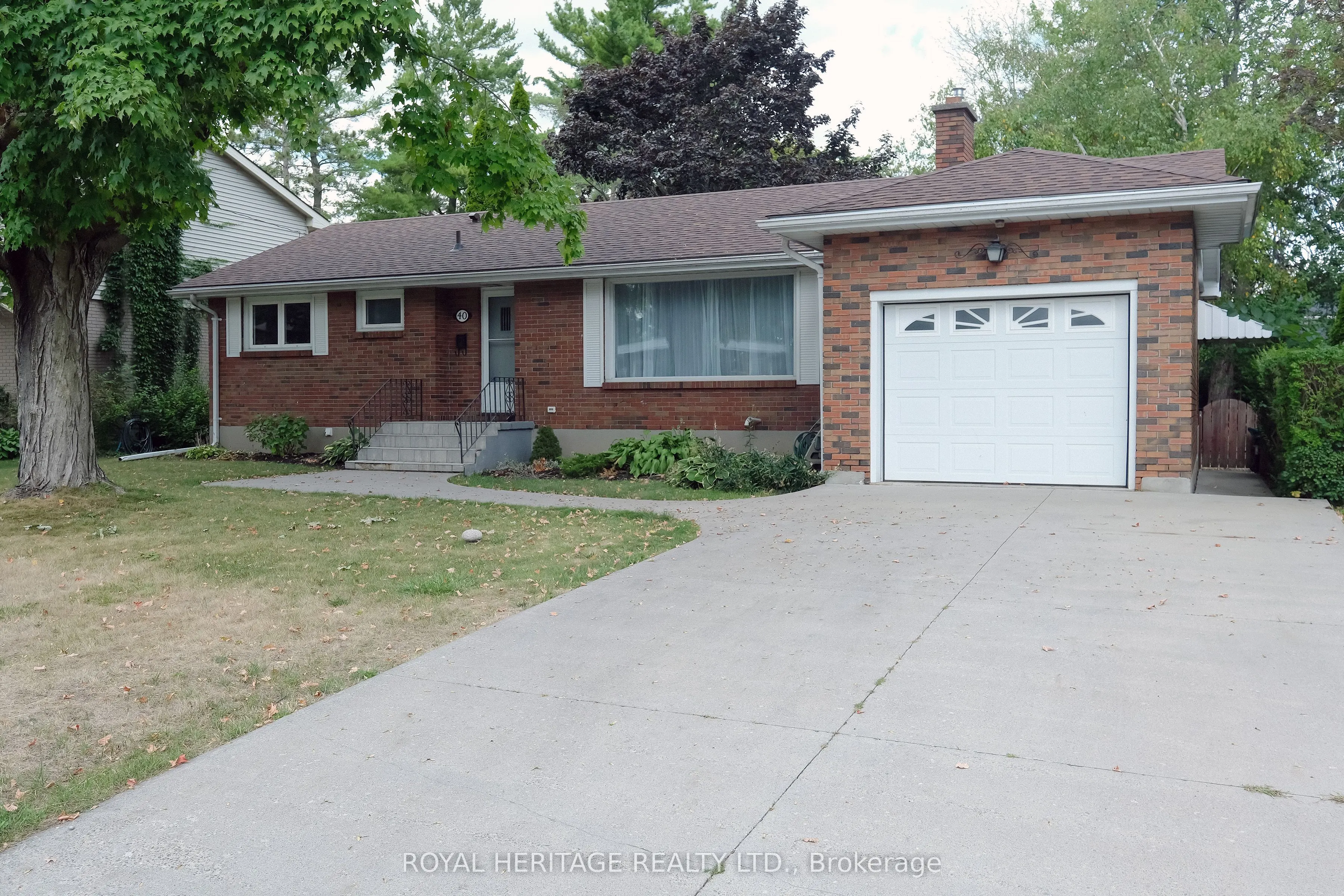 40 Rosewood Avenue