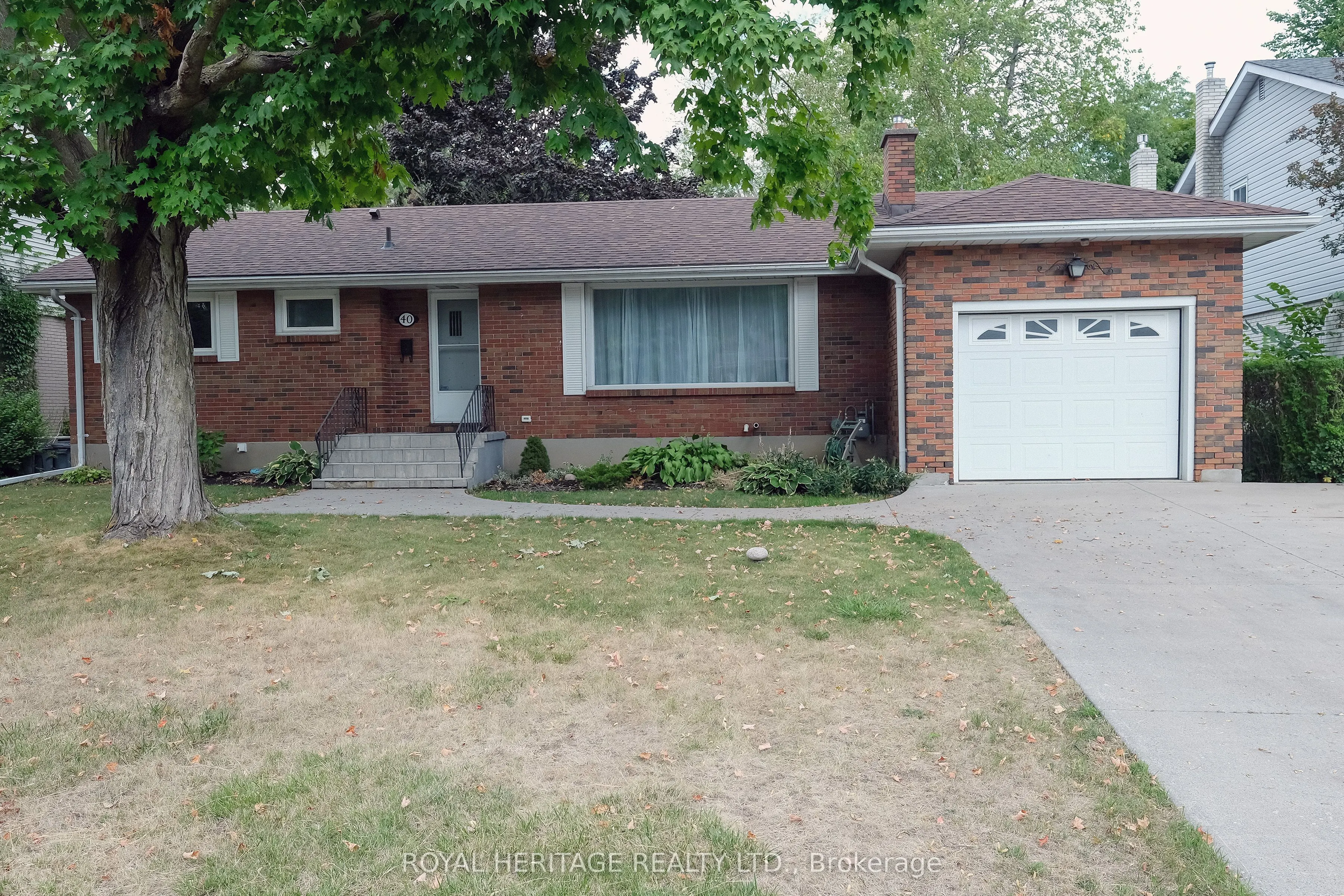 40 Rosewood Avenue