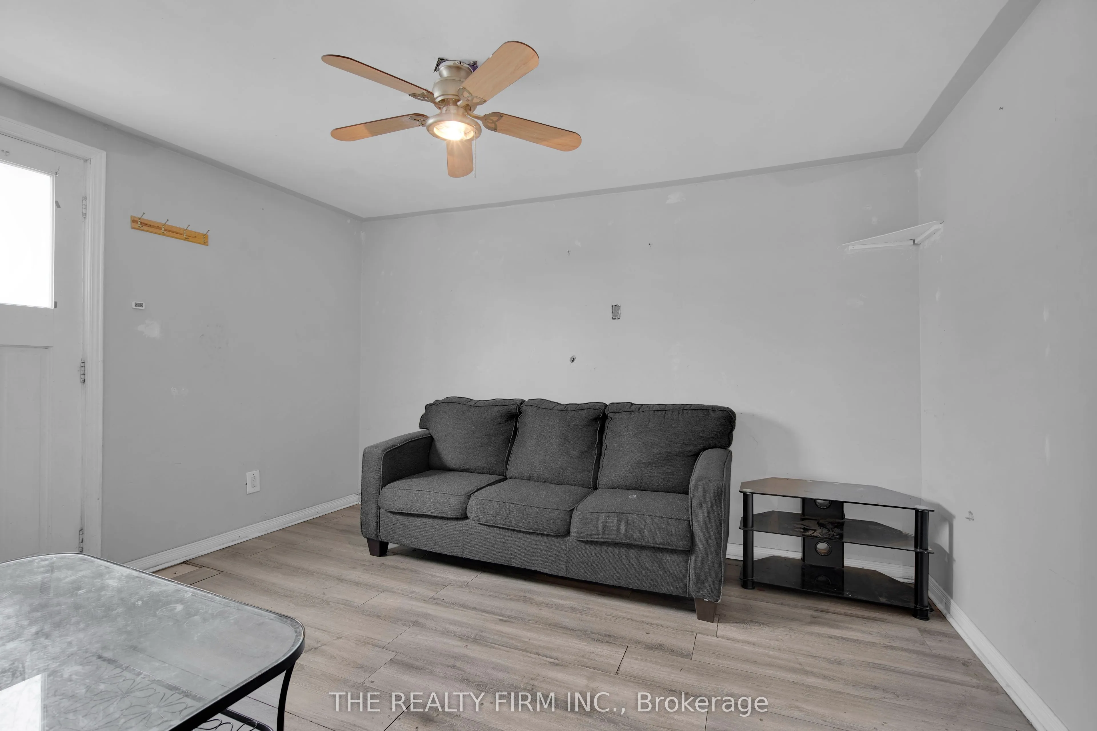 524 Simcoe Street