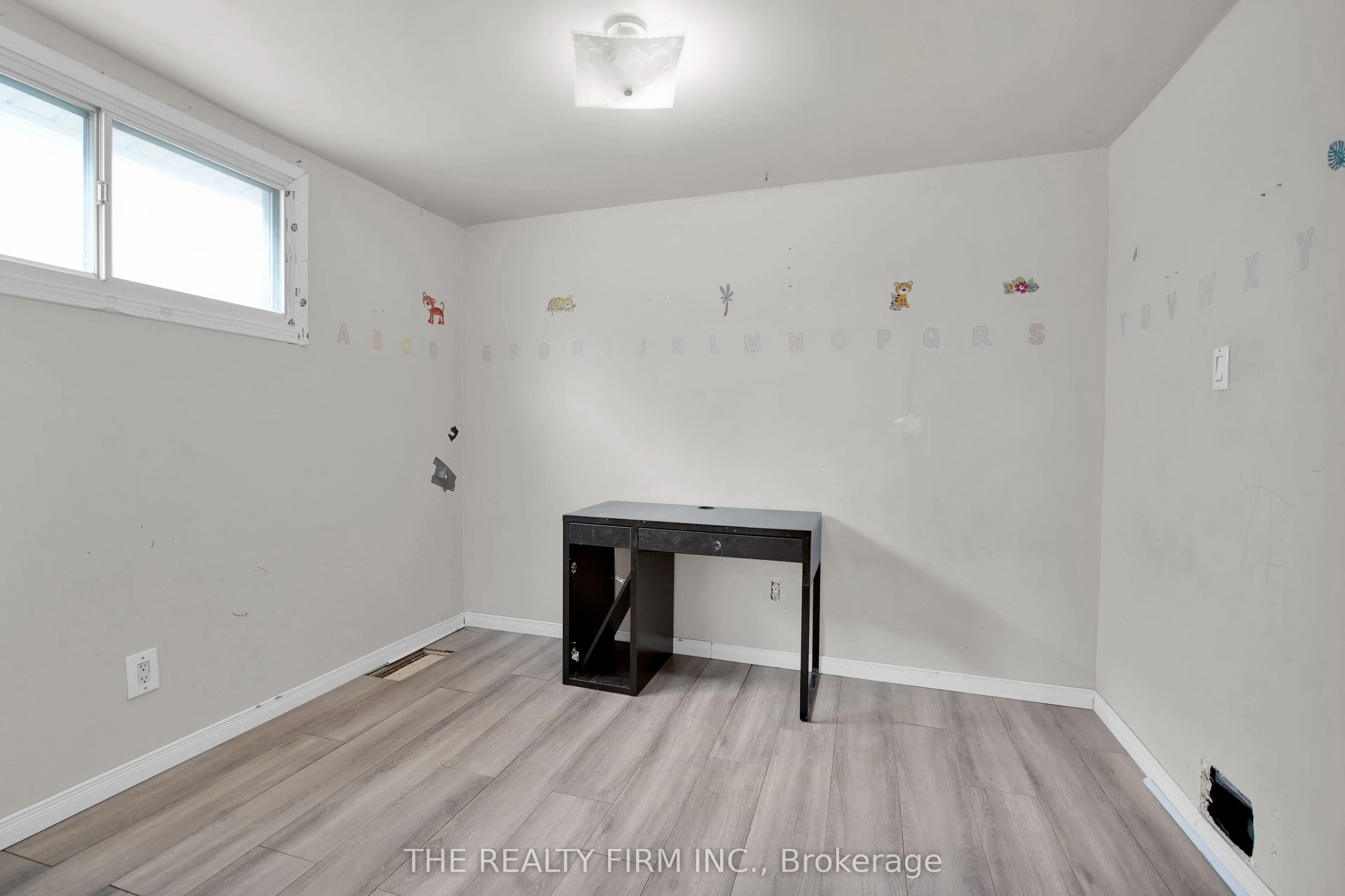 524 Simcoe Street