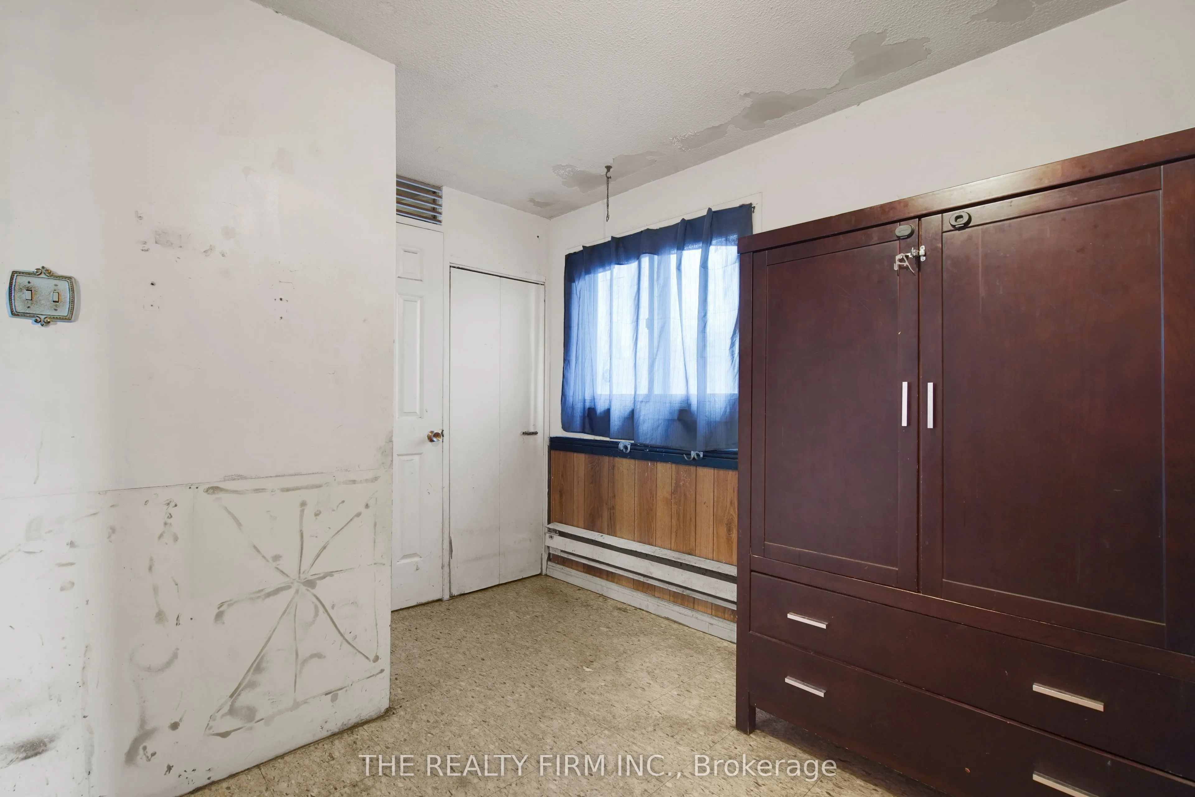 524 Simcoe Street